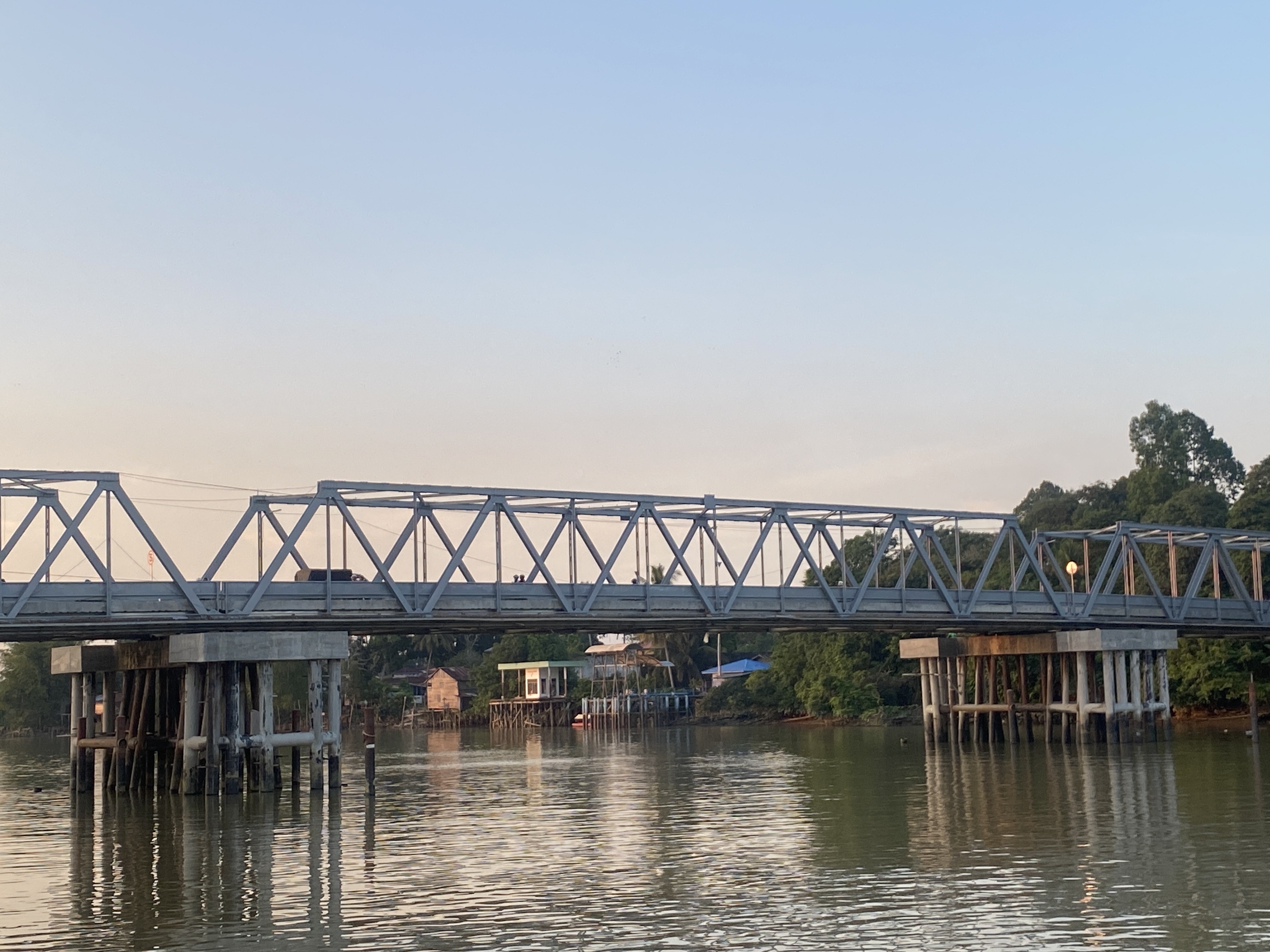 TAK MASUK RPJMD: Pembangunan Jembatan Kelay III tak masuk dalam RPJMD Berau 2025-2029, hal ini lantaran proses pembebasan lahan belum rampung. (SENO/BP)