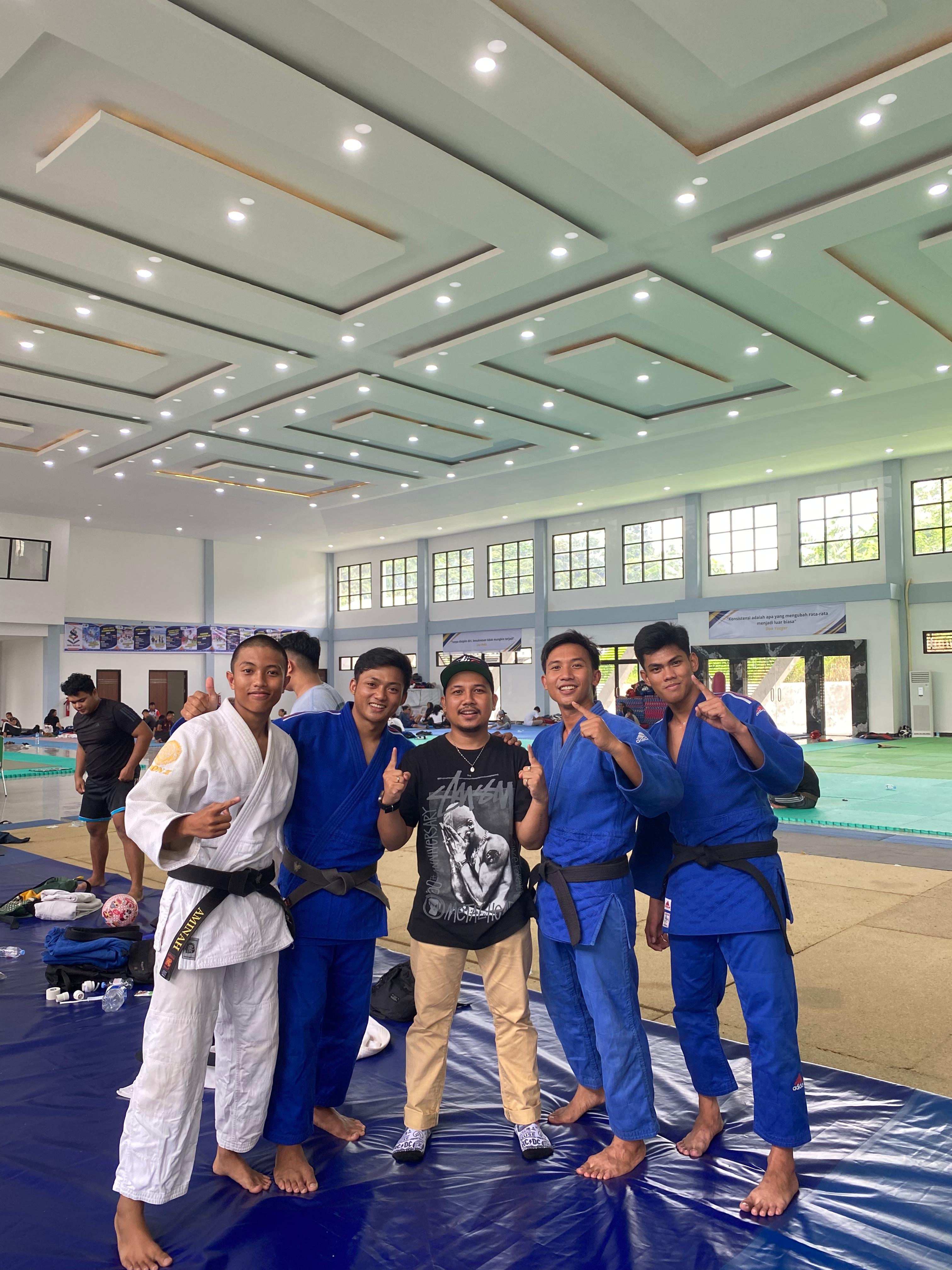 LOLOS PON: Tiga atlet dari Cabor Judo Berau berhasil mengharumkan nama daerah dan mewakili Bumi Batiwakkal di Ajang PON Bela Diri II.yang akan digelar di Kudus, Jawa Tengah. (ARTA KUSUMA YUNANDA/BP)