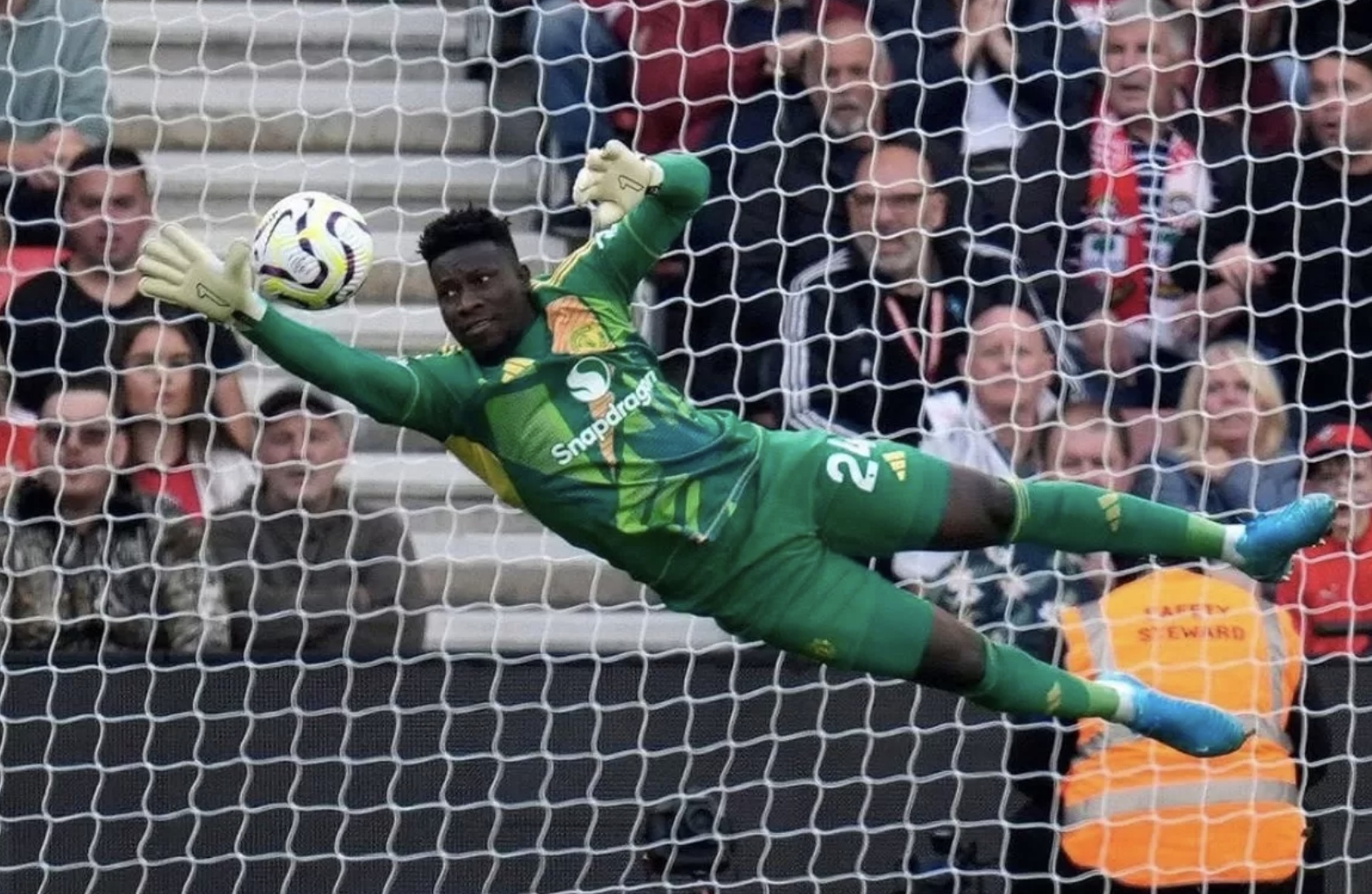 Blunder Onana jadi sorotan di kualifikasi Piala Dunia bersama Kamerun. (Instagram @andreonana.24)