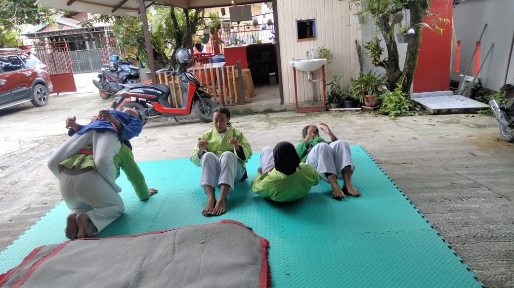 BERLATIH: Atlet Kurash Berau terus melakukan latihan untuk menghadapi event yang akan dilaksanakan dalam waktu dekat. (ARTA KUSUMA YUNANDA/BP)