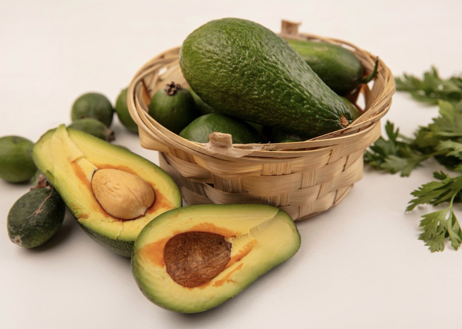 Buah alpukat. (Freepik)