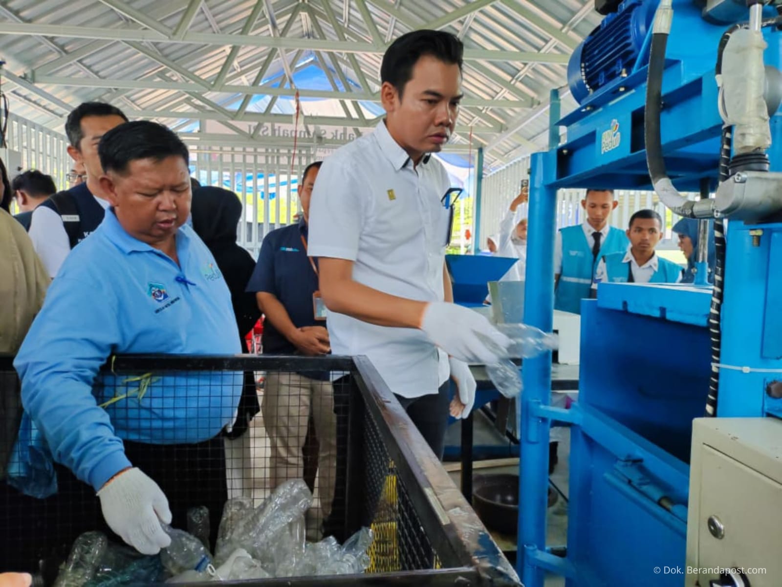 MENDUKUNG: PT PLN UID Kaltimra melalui PLN UP3 Balikpapan menghadirkan bank sampah SPI Balikpapan di SMKN 5 Balikpapan. (PT PLN UID KALTIMRA)