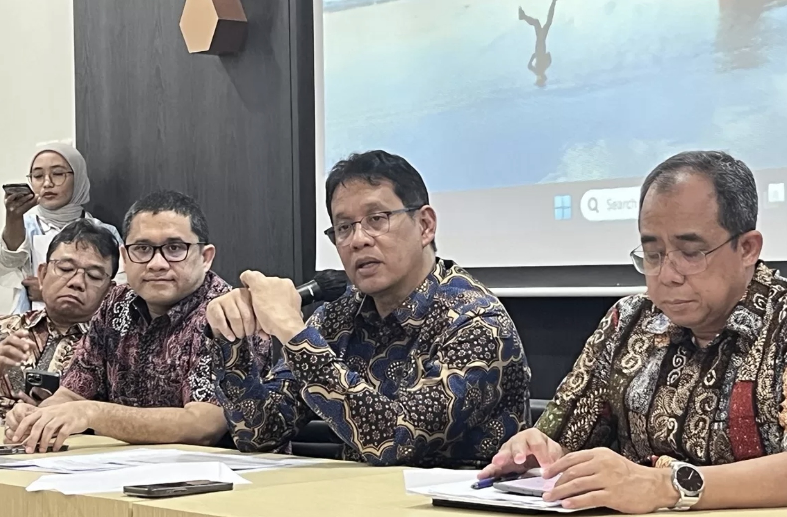 Menkeu Purbaya Yudhi Sadewa dalam Media Briefing di Kantor Kemenkeu, Jakarta, Jumat (26/9). (Nurul Fitriana/JawaPos.com)