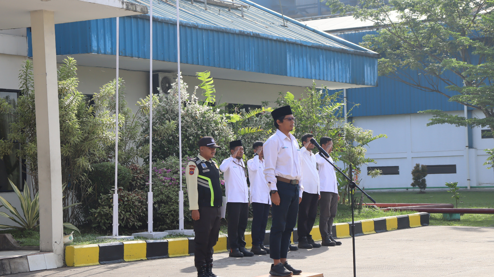 UPACARA: PLN Indonesia Power UBP Berau melaksanakan upacara peringatan Hari Kesaktian Pancasila, kemarin(1/10). (PLN IP UBP BERAU UNTUK BP)