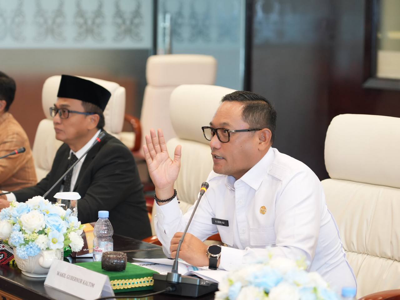 RAKOR: Wagub Seno Aji memimpin Rakor Ketahanan Pangan. Optimis 2026 Kaltim swasembada beras. (AHMAD RIYANDI/ADIMPROV KALTIM UNTUK BERAU POST)