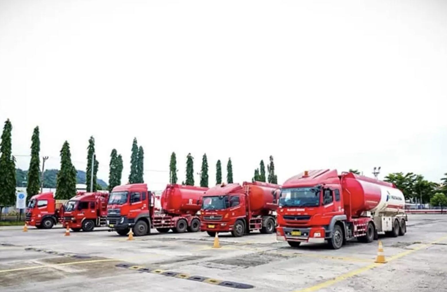 ILUSTRASI Tangki BBM Pertamina.