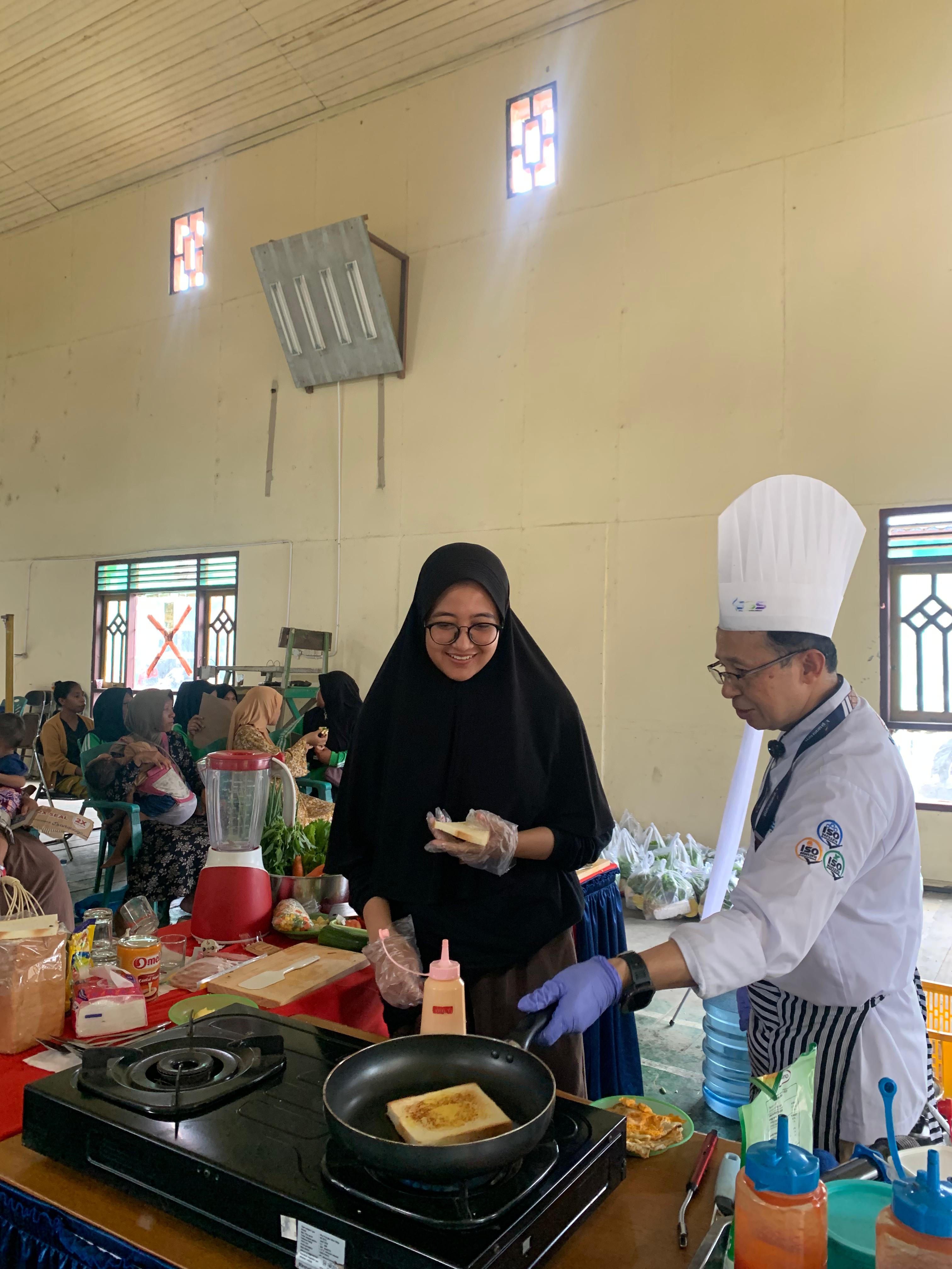 PENUHI GIZI: PT Pamapersada Nusantara menggandeng PT Boga Sarana Surya, serta BKKBN komitmen memenuhi gizi 1.000 HPK. (PAMA UNTUK BERAU POST)