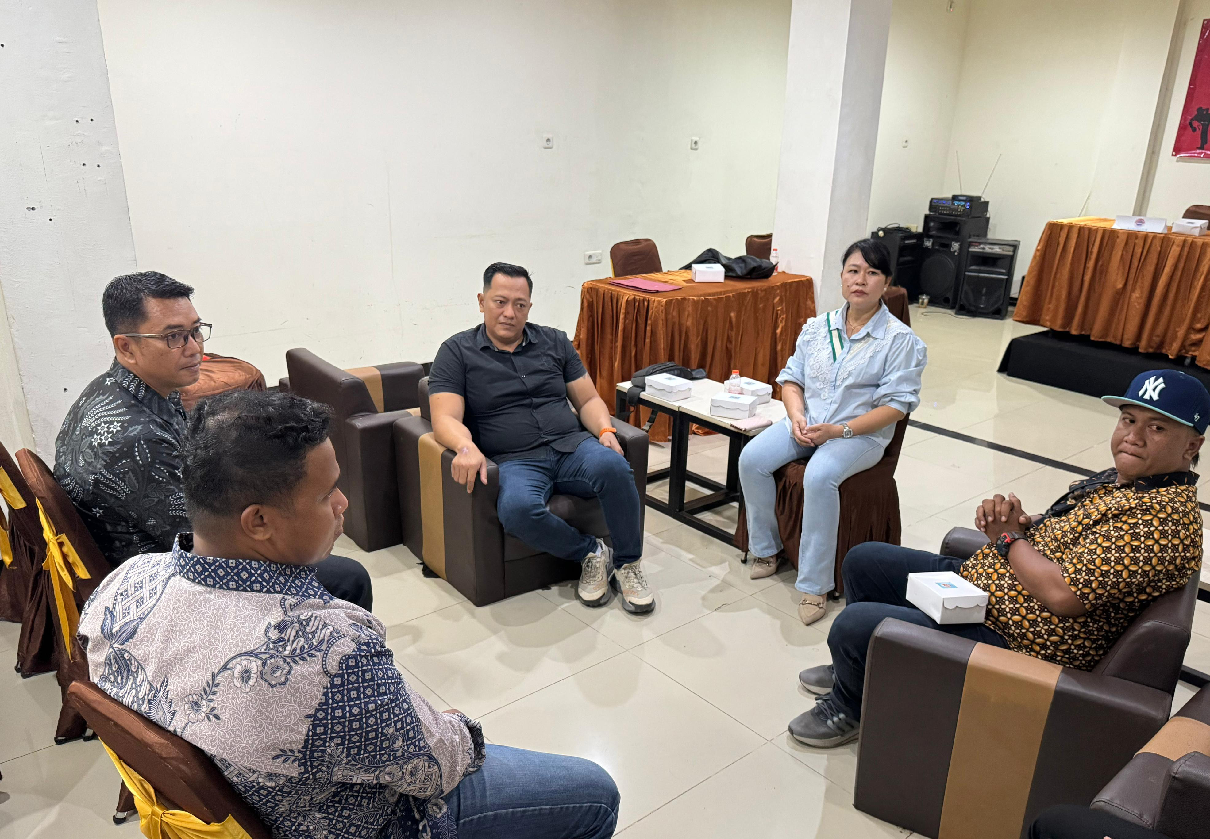 BIDIK PELAJAR: Pengurus KBI Tarakan berdiskusi usai pelaksanaan Muskot, Sabtu (4/10) lalu. (SEPTIAN ASMADI/HRK)