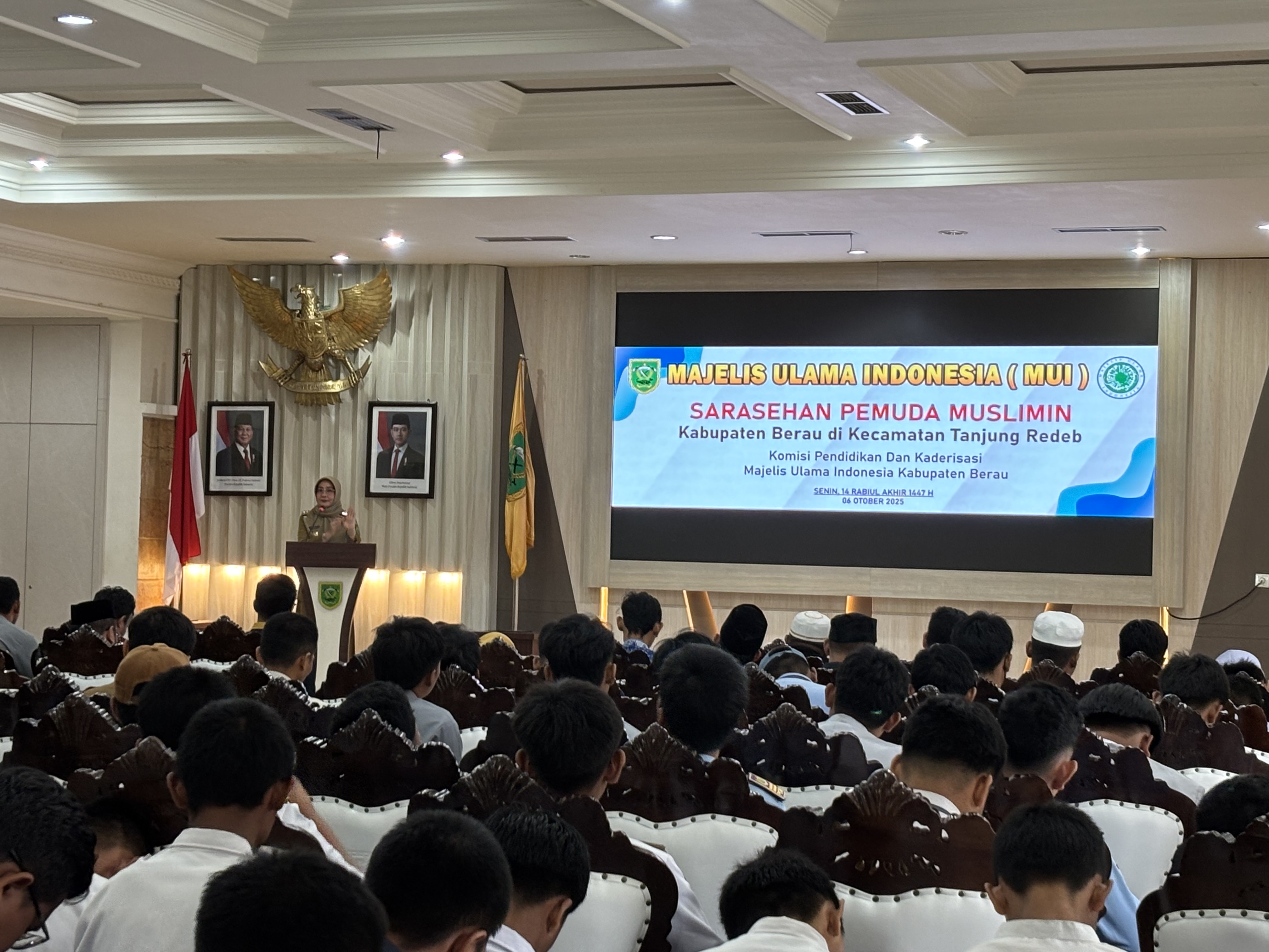 DUKUNG SDM: Sarasehan remaja atau pemuda muslim yang diselenggarakan oleh Majelis Ulama Indonesia Berau di Balai Mufakat, Senin (6/10). (IZZA/BP)