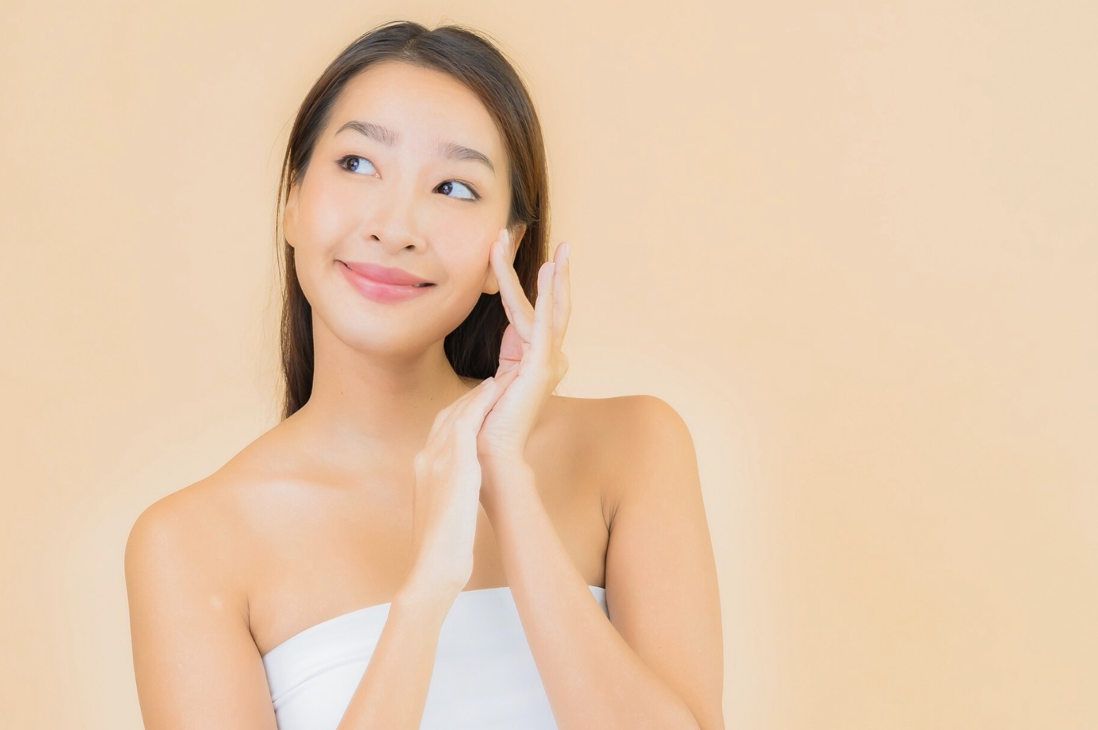 Ilustrasi kulit glowing. (Freepik)