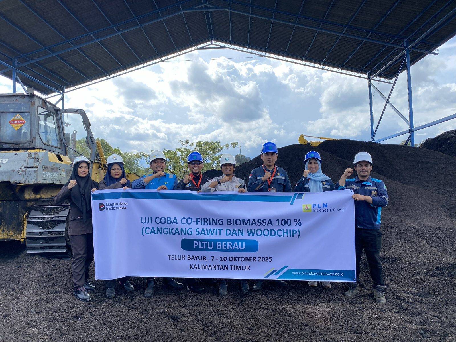 UJI COBA: PLN Indonesia Power UBP Berau melakukan uji coba co-firing menggunakan cangkang sawit dan woodchip sebagai bahan bakar alternatif pada PLTU Berau. (PLN IP UBP BERAU UNTUK BERAU POST)