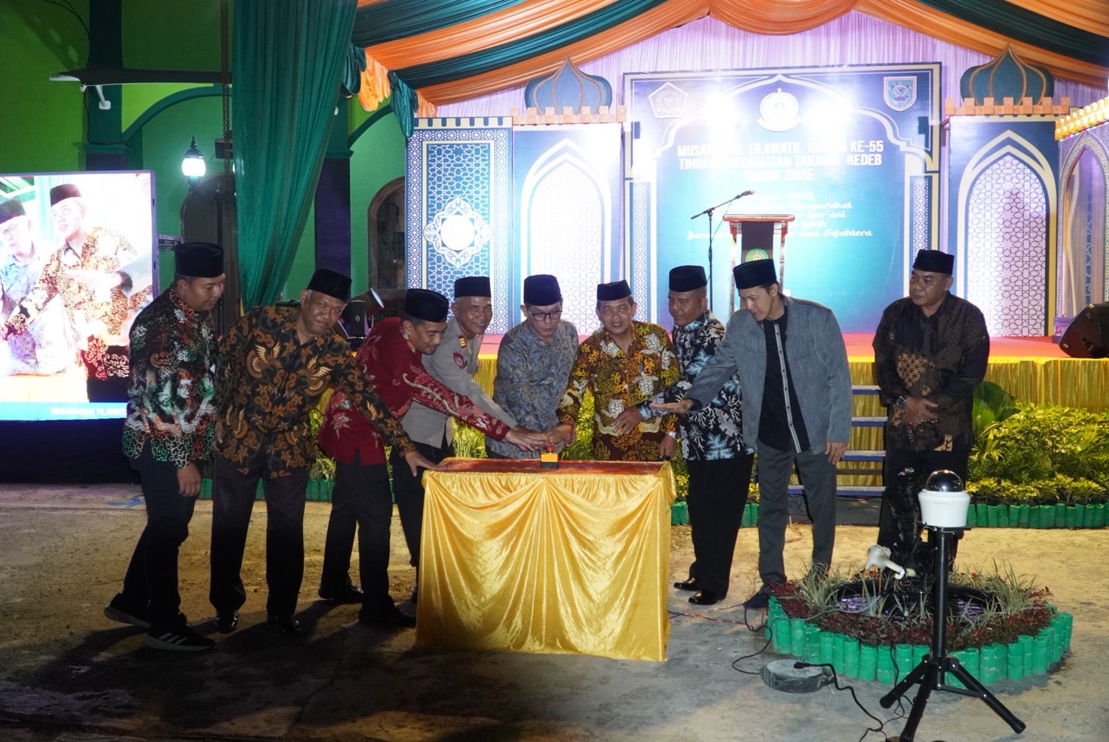 PENUTUPAN: Penutupan MTQ Kecamatan Tanjung Redeb yang pada tahun ini dijuarai Kelurahan Karang Ambun. (IZZA/BP)