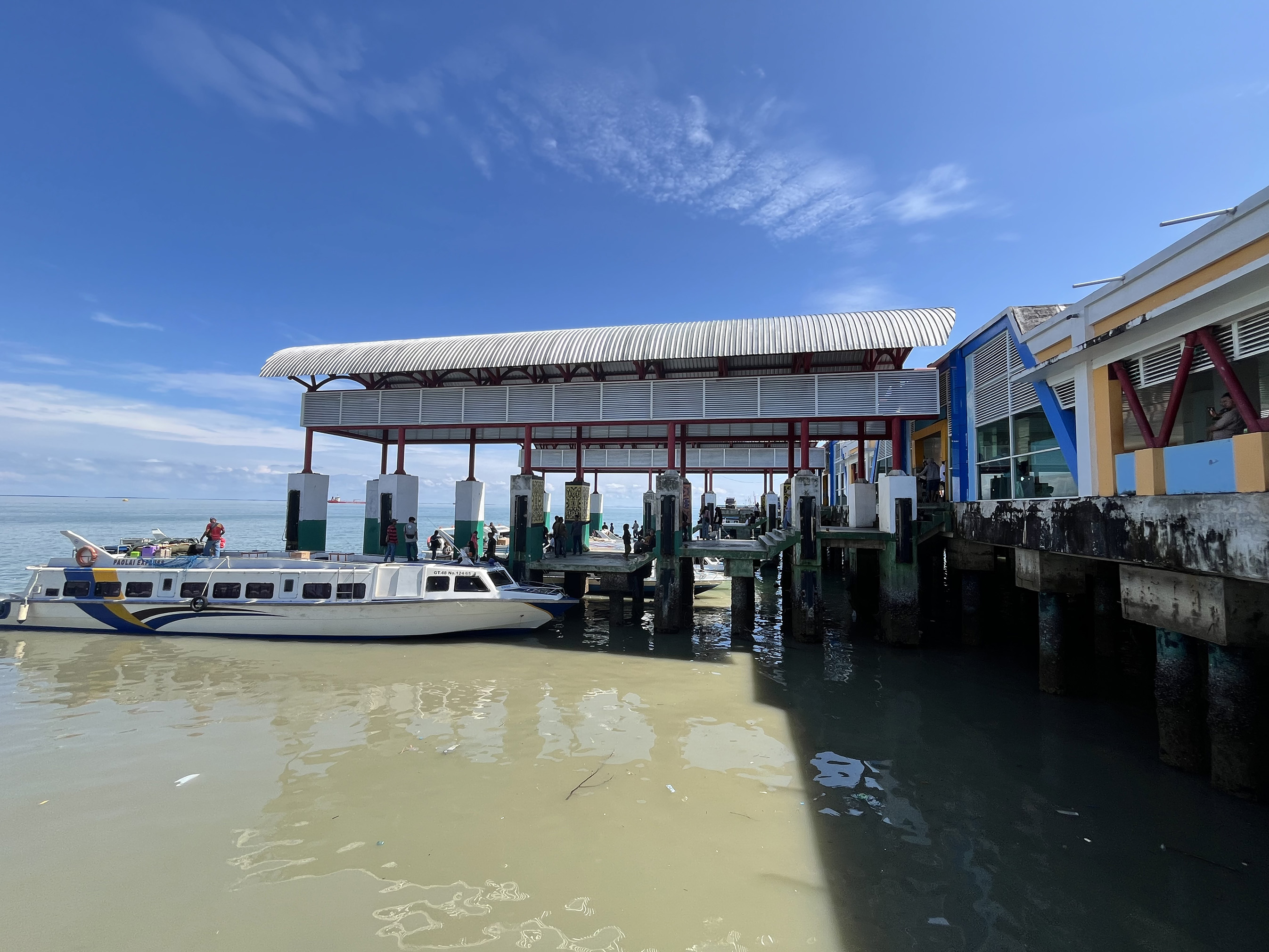 PERLU DITINGKATKAN: Pendapatan dari pelabuhan-pelabuhan milik provinsi yang belum maksimal. (SEPTIAN ASMADI/HRK)