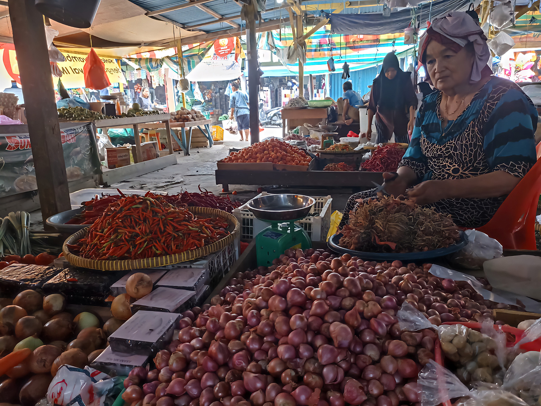 DEFLASI: Bawang merah turut menjadi pendorong deflasi sebesar -0,07 persen. (SEPTIAN ASMADI/HRK)