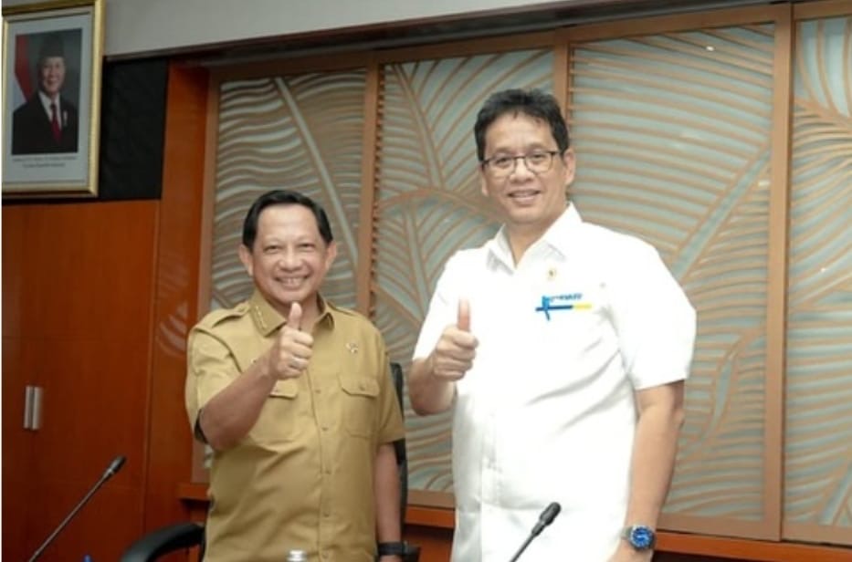 Menkeu Purbaya pertanyakan kegunaan APBD pada Mendagri Tito Karnavian dalam rapat koordinasi bersama. (Instagram/menkeuri)
