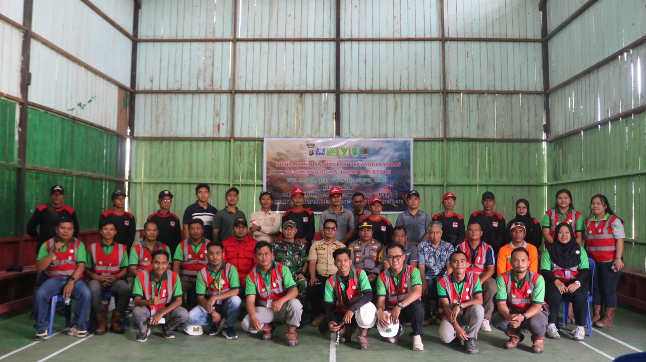 SIMULASI: Pelaksanaan simulasi penanganan darurat yang dilakukan PT YWA dengan melibatkan warga Muara Lesan, Merapun dan Merabu. (PT YWA UNTUK BERAU POST)