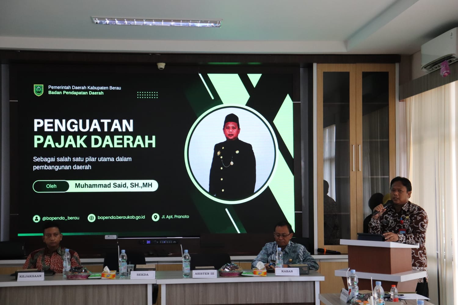 SUSUN PERBUP: Bapenda tengah menyusun rancangan perbup yang memuat ketentuan mengenai pelaporan dan pembayaran pajak daerah secara online. (BAPENDA UNTUK BERAU POST)