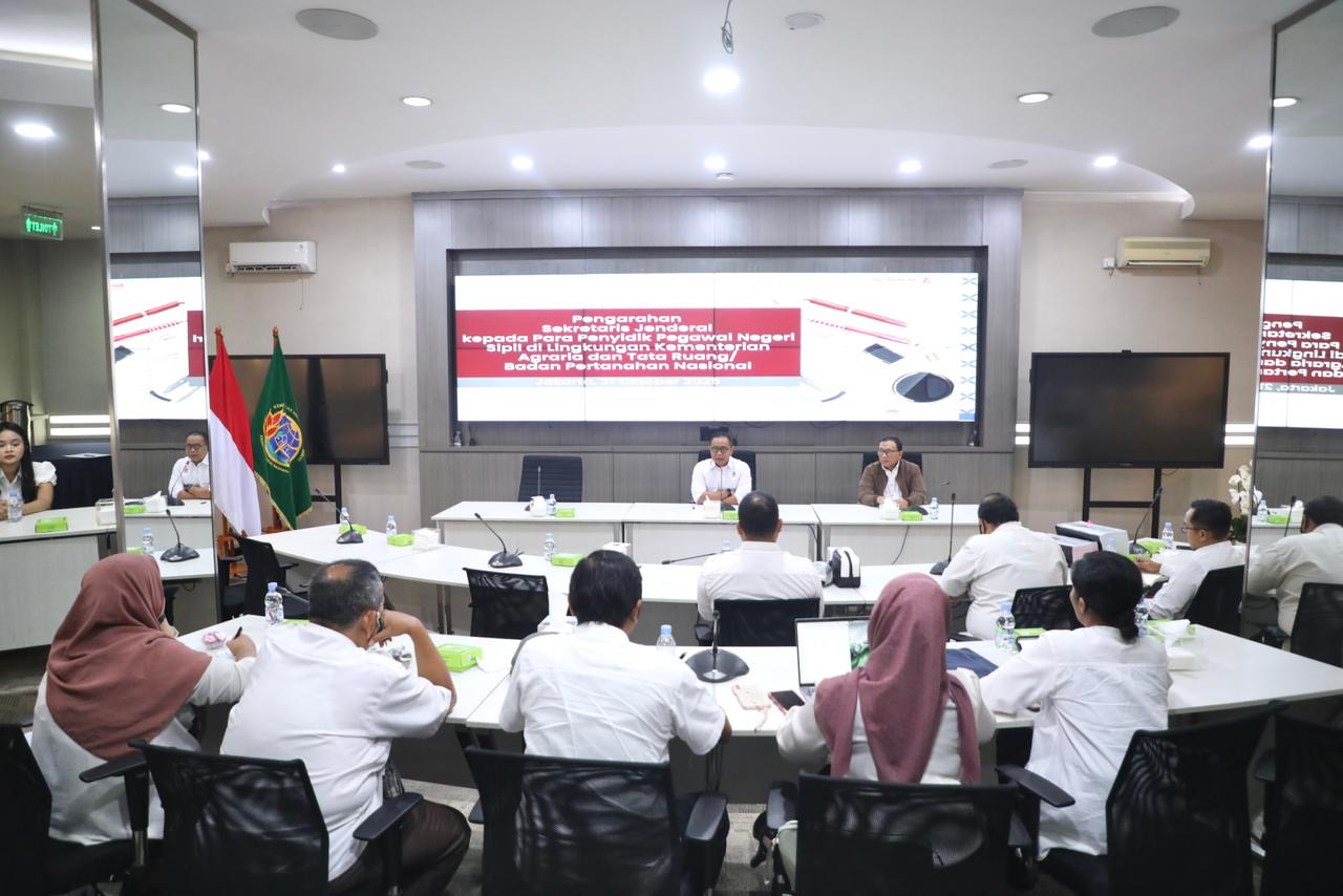 BERIKAN ARAHAN: Sekretaris Jenderal (Sekjen) Kementerian Agraria dan Tata Ruang/Badan Pertanahan Nasional (ATR/BPN), Pudji Prasetijanto Hadi berikan arahan ke para Penyidik PNS. (ATR/BPN UNTUK BP)