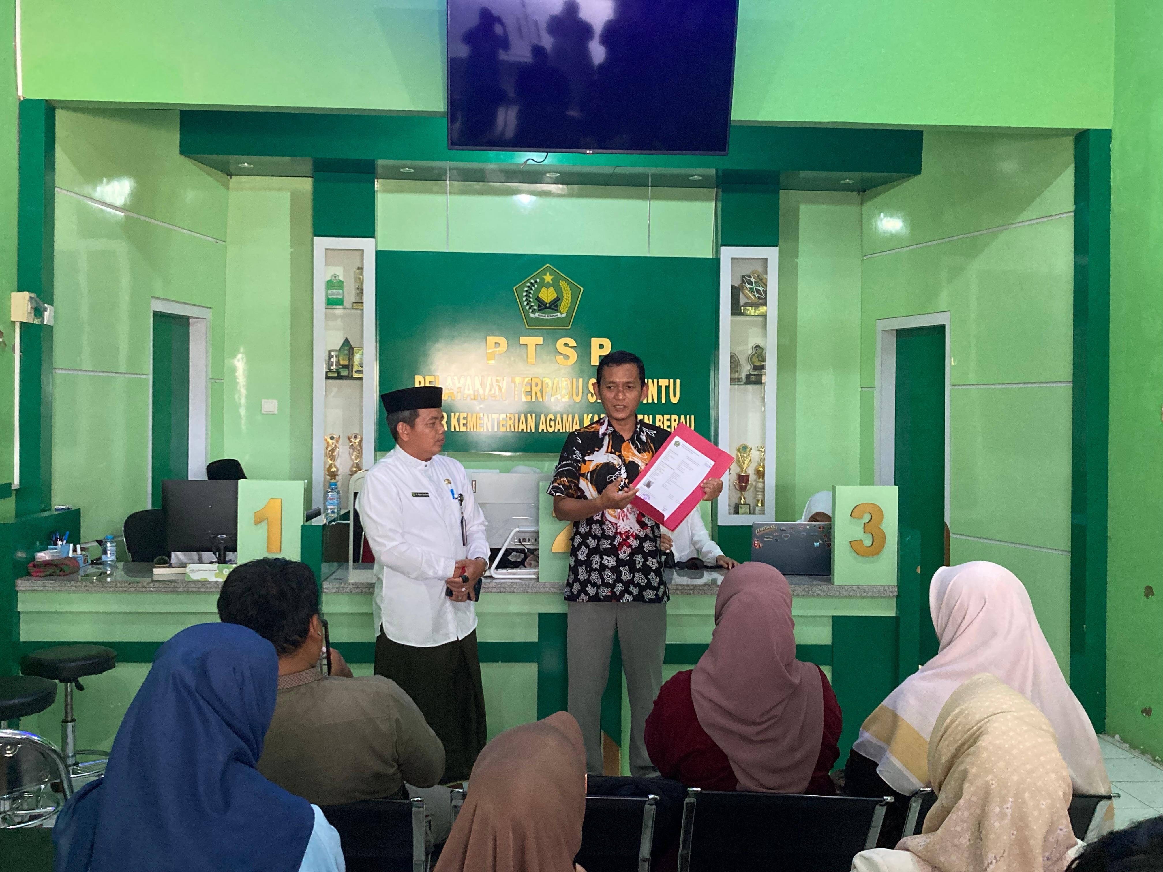 AHLI WARIS: Kanwil Kemenag Kaltim melaksanakan pelimpahan porsi haji kepada ahli waris yang telah diuji. (SENO/BP)