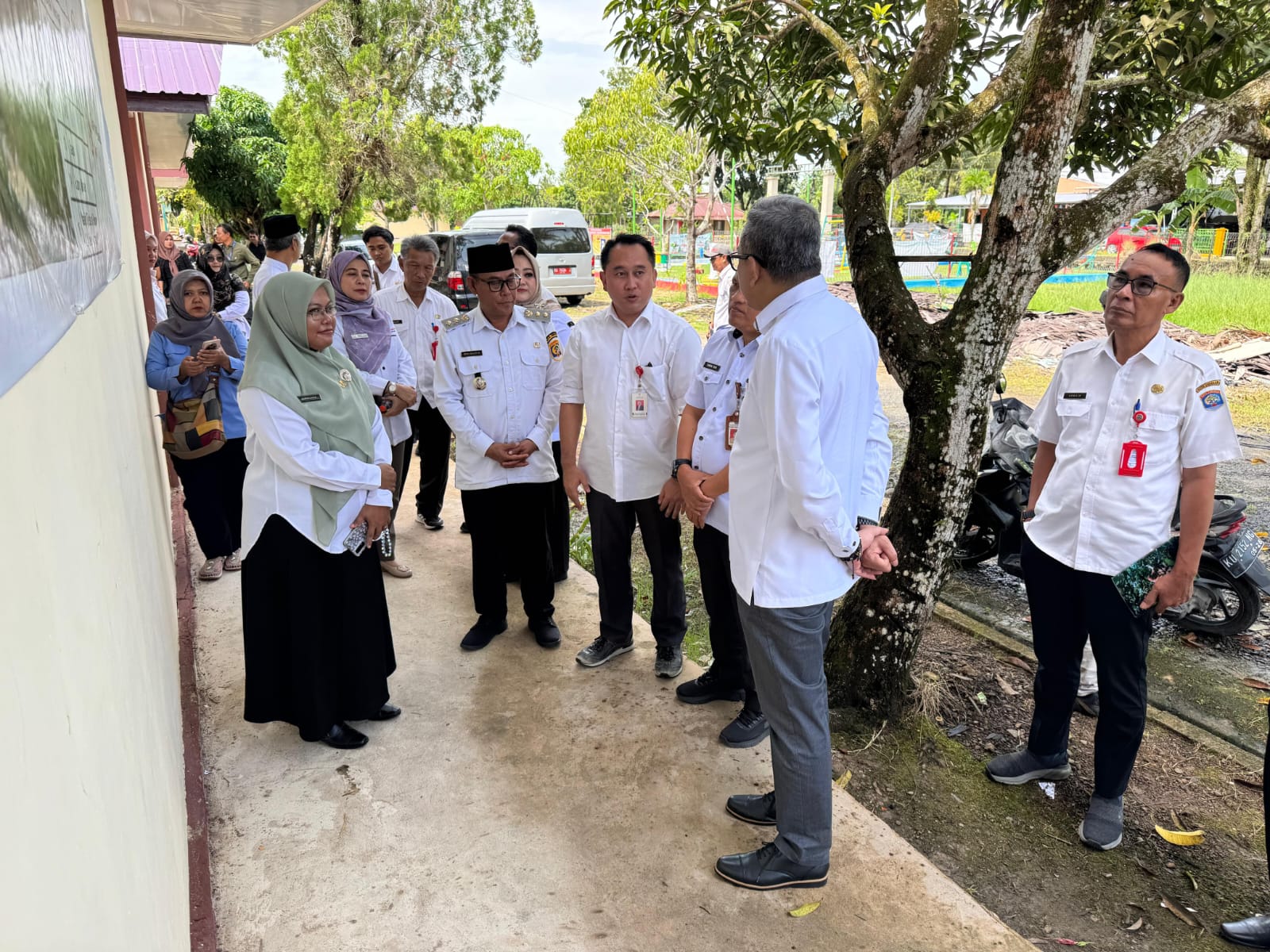 SEKOLAH RAKYAT: Kemensos RI dampingi Ombudsman RI tinjau Sekolah Rakyat di Tarakan, Rabu (22/10) lalu. (SEPTIAN ASMADI/HRK)