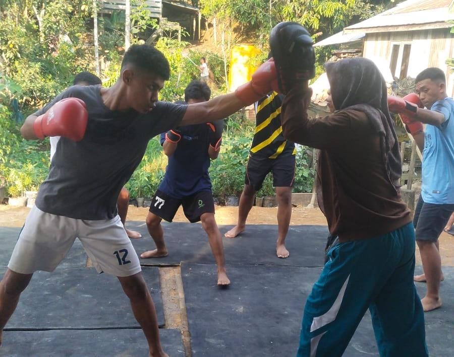 LATIHAN ATLET : Saat ini para atlet Pertina Berau sedang mempersiapkan para atletnya. (ARTA KUSUMA YUNANDA/BP)