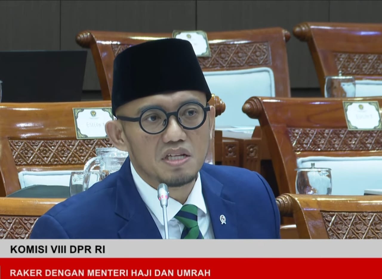 Kemenhaj adakan rapat usulan penurunan biaya haji 2026. (Tangkapan layar YouTube TV PARLEMEN)