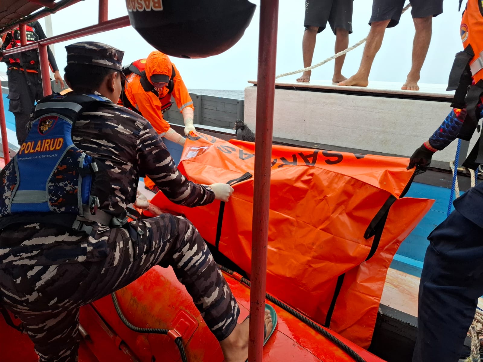 PELUAS PENCARIAN: Tim gabungan terus memperluas pencarian ABK KM Mina Maritim 148 yang hilang kemarin. (TIM GABUNGAN UNTUK BERAU POST)