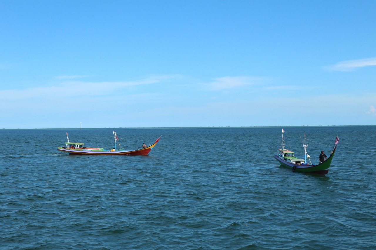 BERI IMBAUAN: BPBD terus mengimbau para nelayan untuk selalu waspada saat mencari ikan. (ARTA KUSUMA YUNANDA/BP)