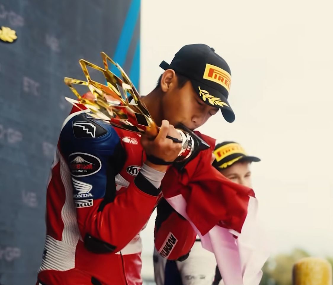 Kiandra Ramadhipa menjadi juara ETC Catalunya 2025, padahal start dari posisi ke-24 alias terakhir dalam balapan. (Instagram: @JuniorTalentTeam)