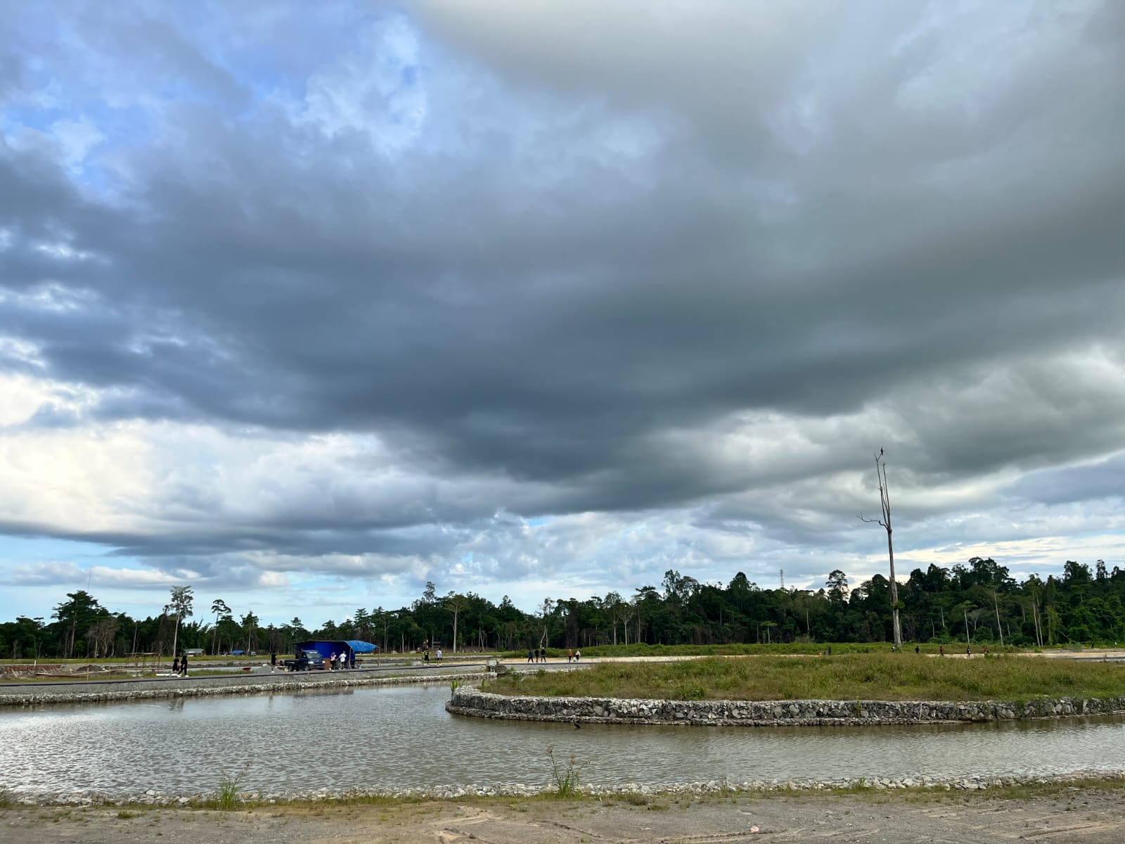 FENOMENA LA NINA: BMKG memprediksi fenomena La Nina akan mulai berlangsung pada November ini hingga Februari 2026. (FAISAL/HRK)