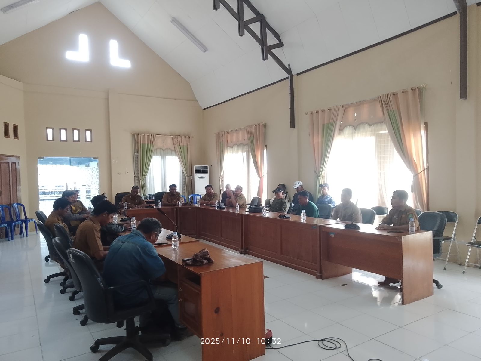 RAKOR: DKP Kaltara bersama perwakilan nelayan membahas peraturan operasional alat tangkap troll. (DKP KALTARA UNTUK HRK)