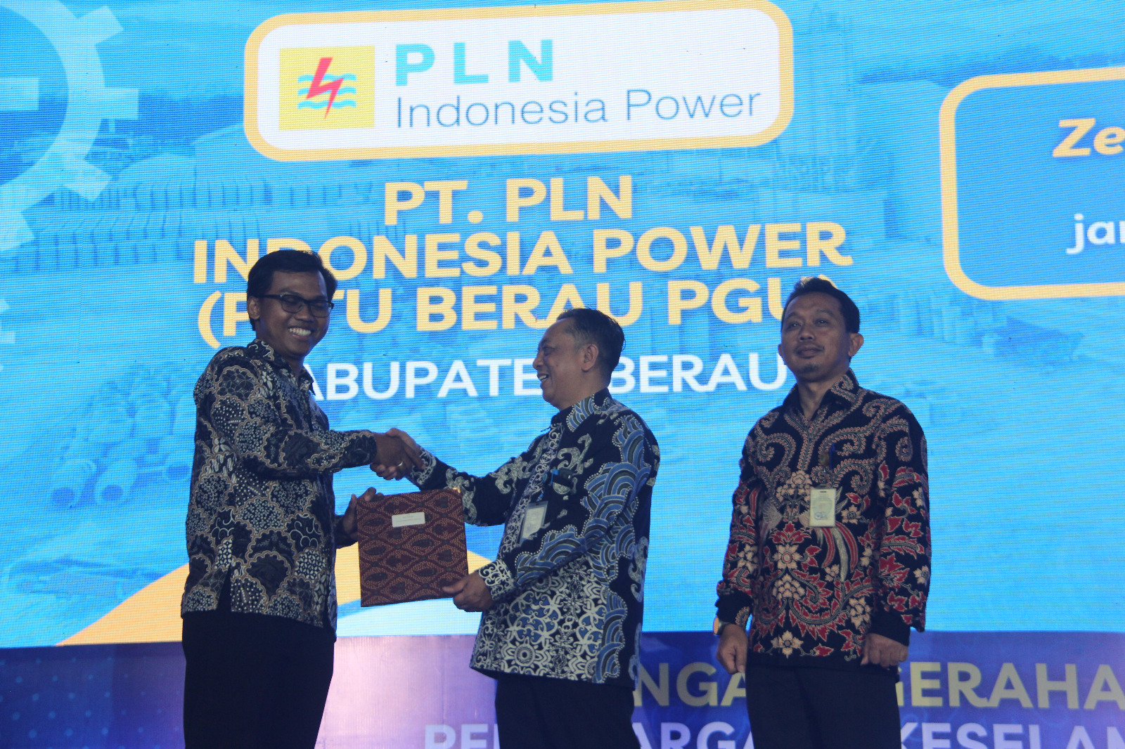 PENGHARGAAN: PLN Indonesia Power Unit Bisnis Pembangkitan (UBP) Berau meraih penghargaan Zero Accident pada gelaran Anugerah K3 Provinsi Kaltim 2025. (PLN IP UBP BERAU)