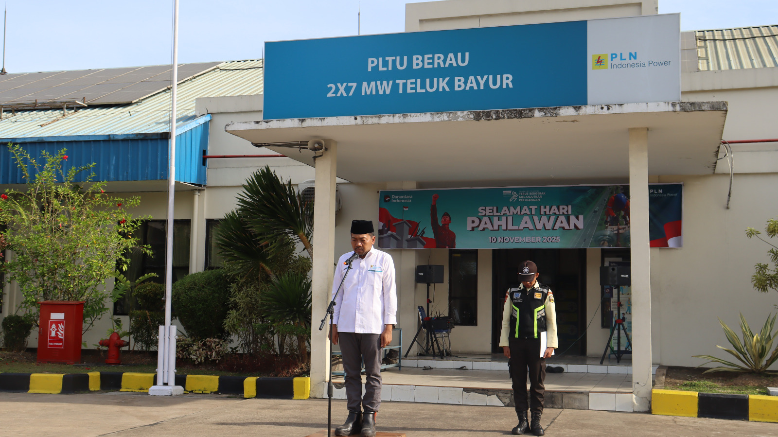 PENGHORMATAN: PLN Indonesia Power Unit Bisnis Pembangkitan (UBP) Berau menggelar upacara peringatan Hari Pahlawan sebagai bentuk penghormatan terhadap para pejuan. (PLN IP UBP BERAU)
