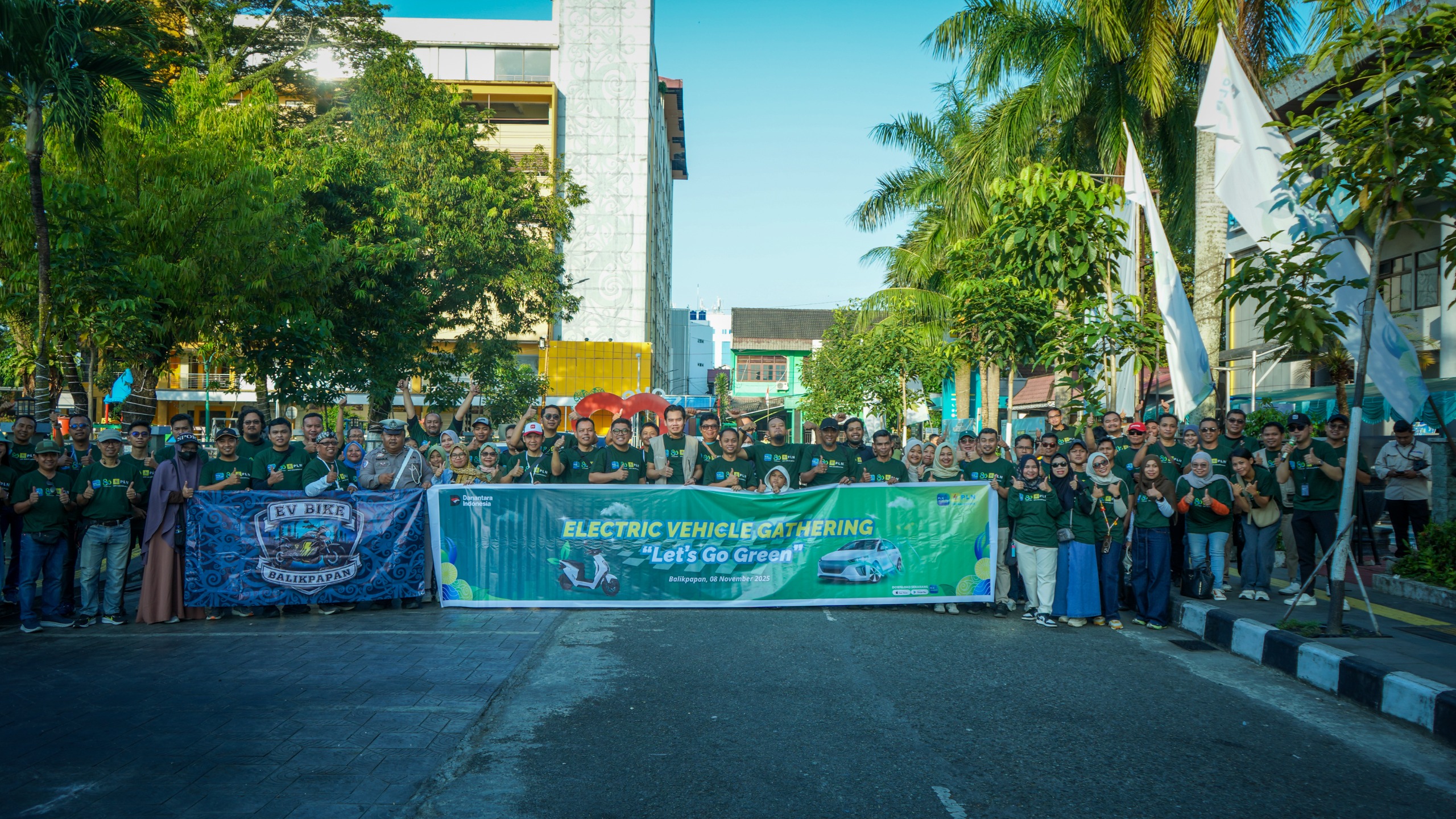 GATHERING: PLN UP3 Balikpapan bersama Komunitas EV Bike Balikpapan menggelar EV Gathering 2025 bertajuk &ldquo;Let&rsquo;s Go Green. (PLN UID KALTIMRA UNTUK BERAU POST)