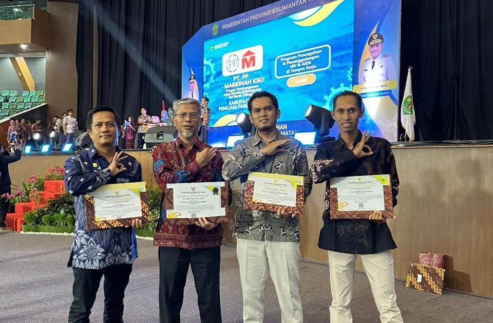 PENGHARGAAN: PLN UID Kaltimra mendapatkan penghargaan kecelakaan nihil (zero accident) pada Penganugerahan K3 2025 dari Pemprov Kaltim. (PLN UID KALTIMRA UNTUK BERAU POST)