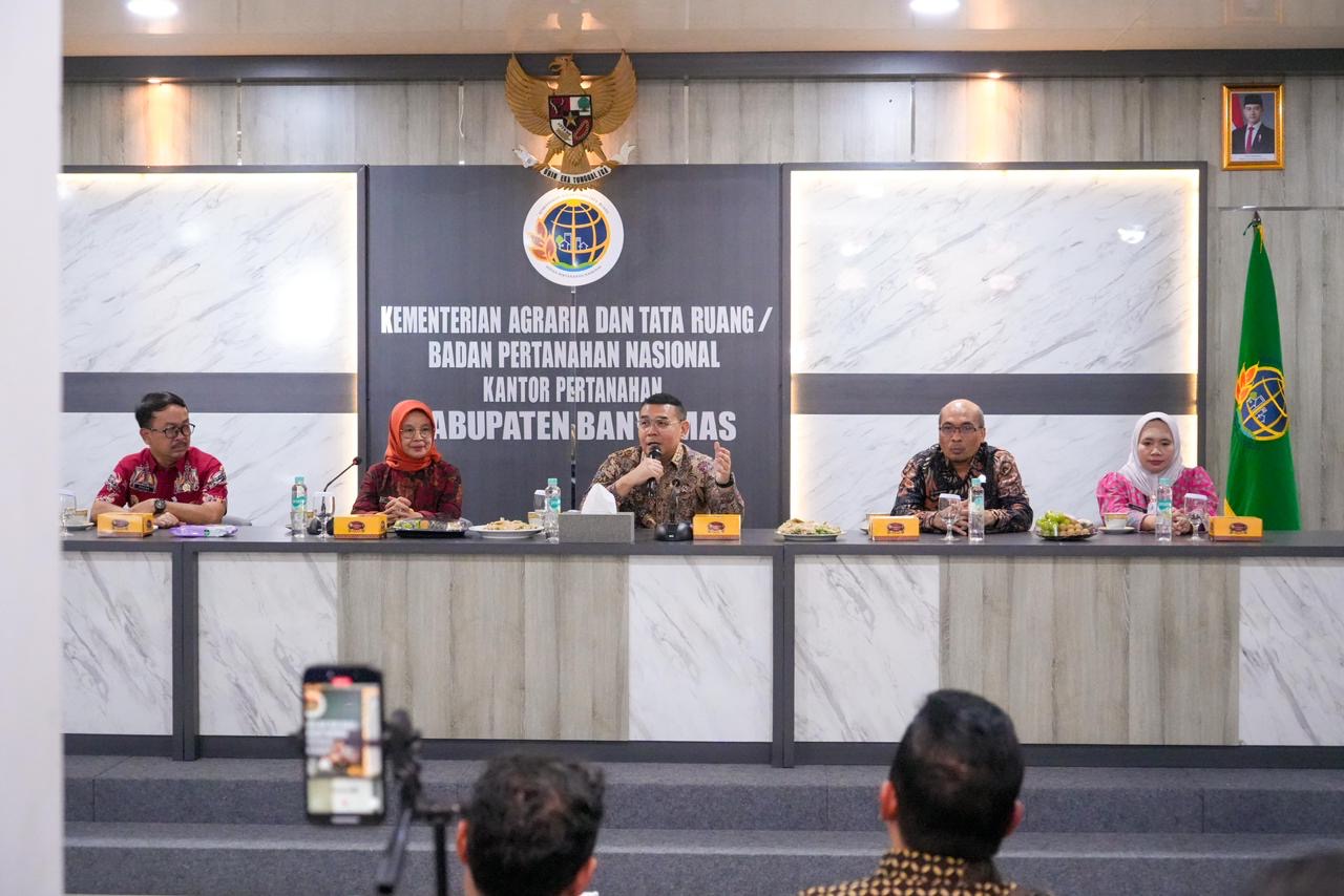 PELAYANAN: Wakil Menteri ATR/BPN Ossy Dermawan meminta untuk meningkatkan kualitas pelayanan publik yang harus menjadi komitmen bersama jajaran kementerian. (ATR/BPN)