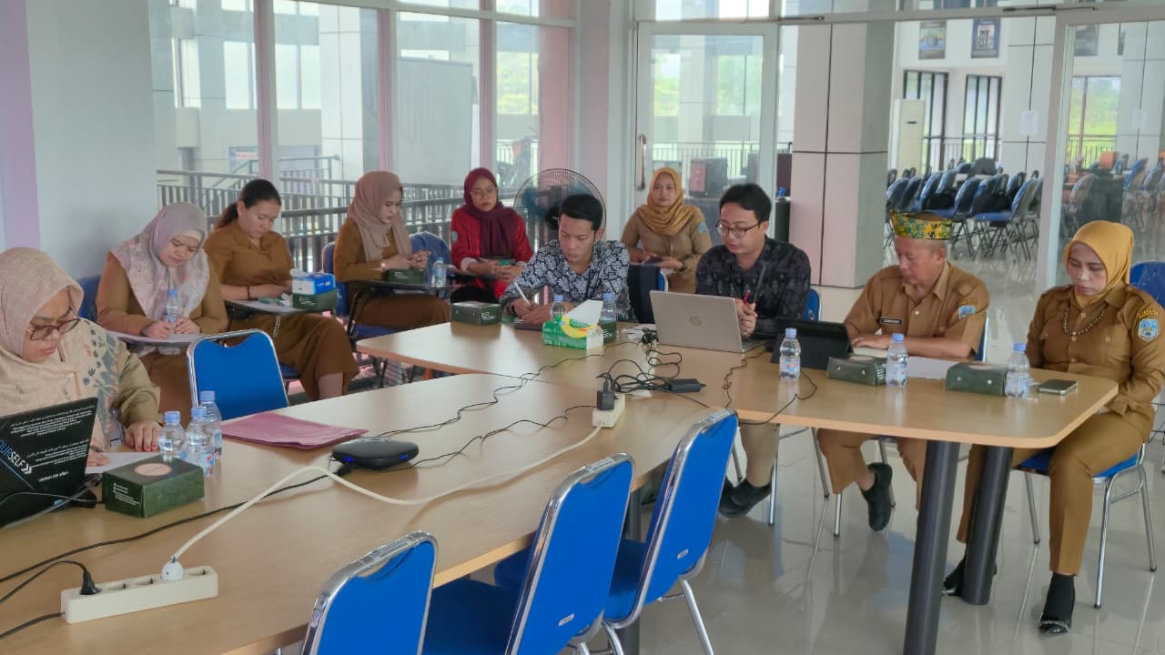 KUNJUNGAN: Tim Perpusnas RI bekerjasama Dinas Perpustakaan dan Kearsipan Kaltara fasilitasi supervisi kajian bidang Perpustakaan Tahun 2025. (DKISP KALTARA)
