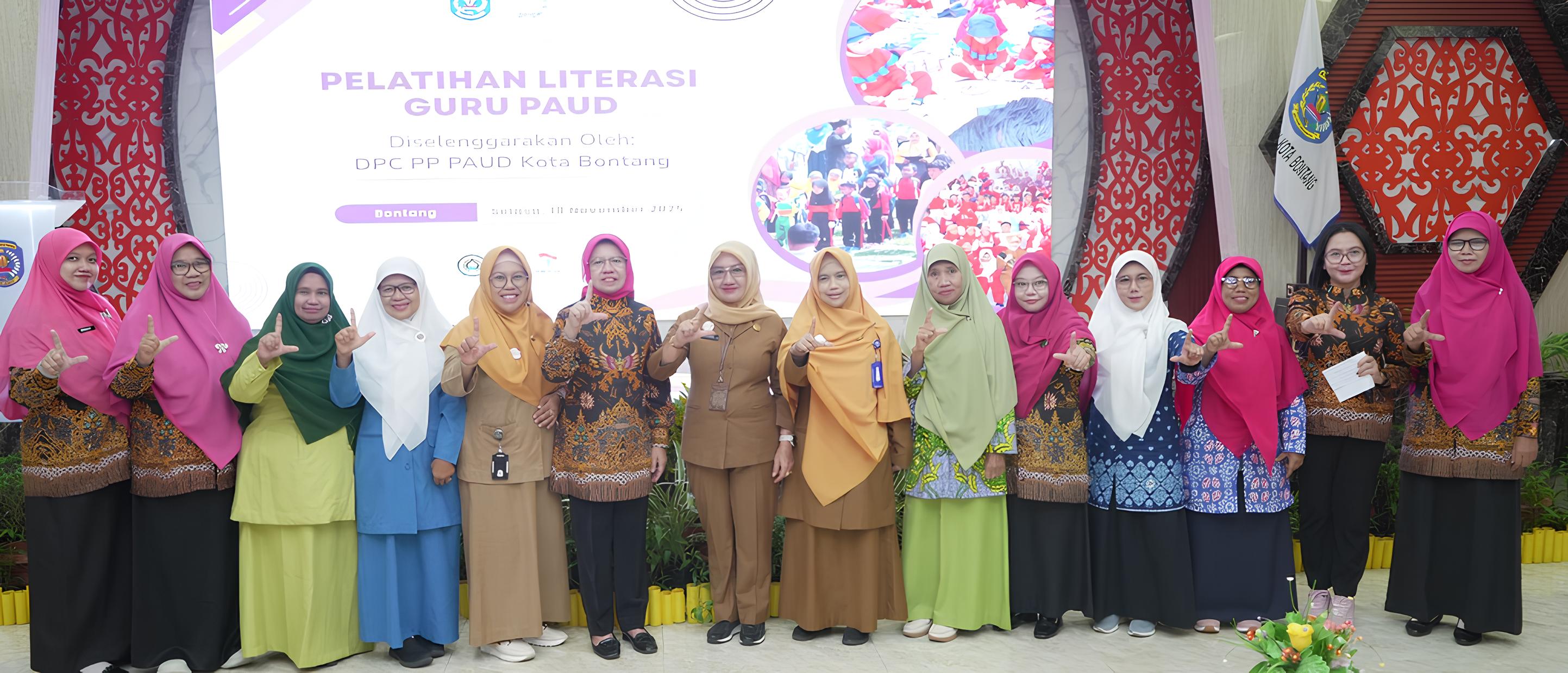 LITERASI: Pelaksanaan Pelatihan Literasi bagi Guru dan Tenaga Kependidikan PAUD se-Kota Bontang di Auditorium 3D, Selasa (18/11) pagi. (KMF-HENDRA UNTUK BERAU POST)