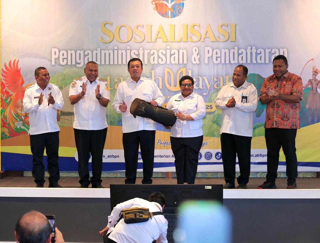 TANAH ADAT: Kementerian ATR/BPN mengingatkan sertipikasi tanah ulayat jadi cara untuk memberikan kepastian hukum atas hak adat yang sudah bertumbuh di masyarakat. (ATR/BPN)