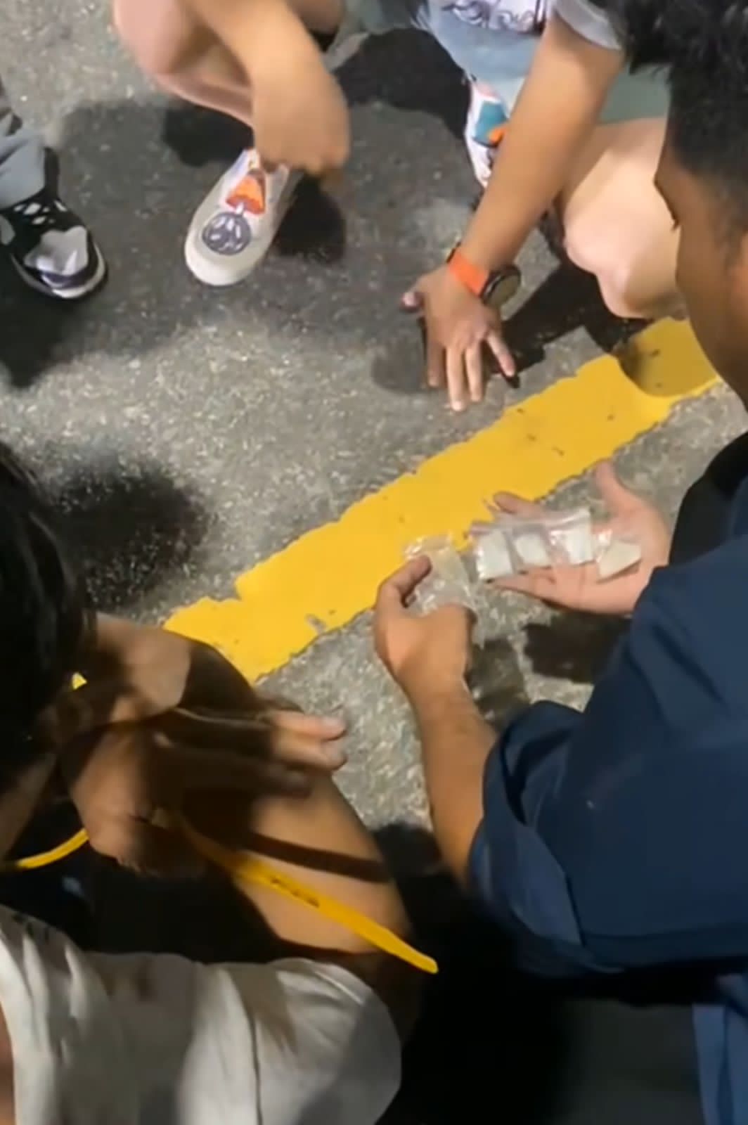 PAKET SABU: RB kembali diamankan menyimpan belasan paket sabu-sabu. (HRK)