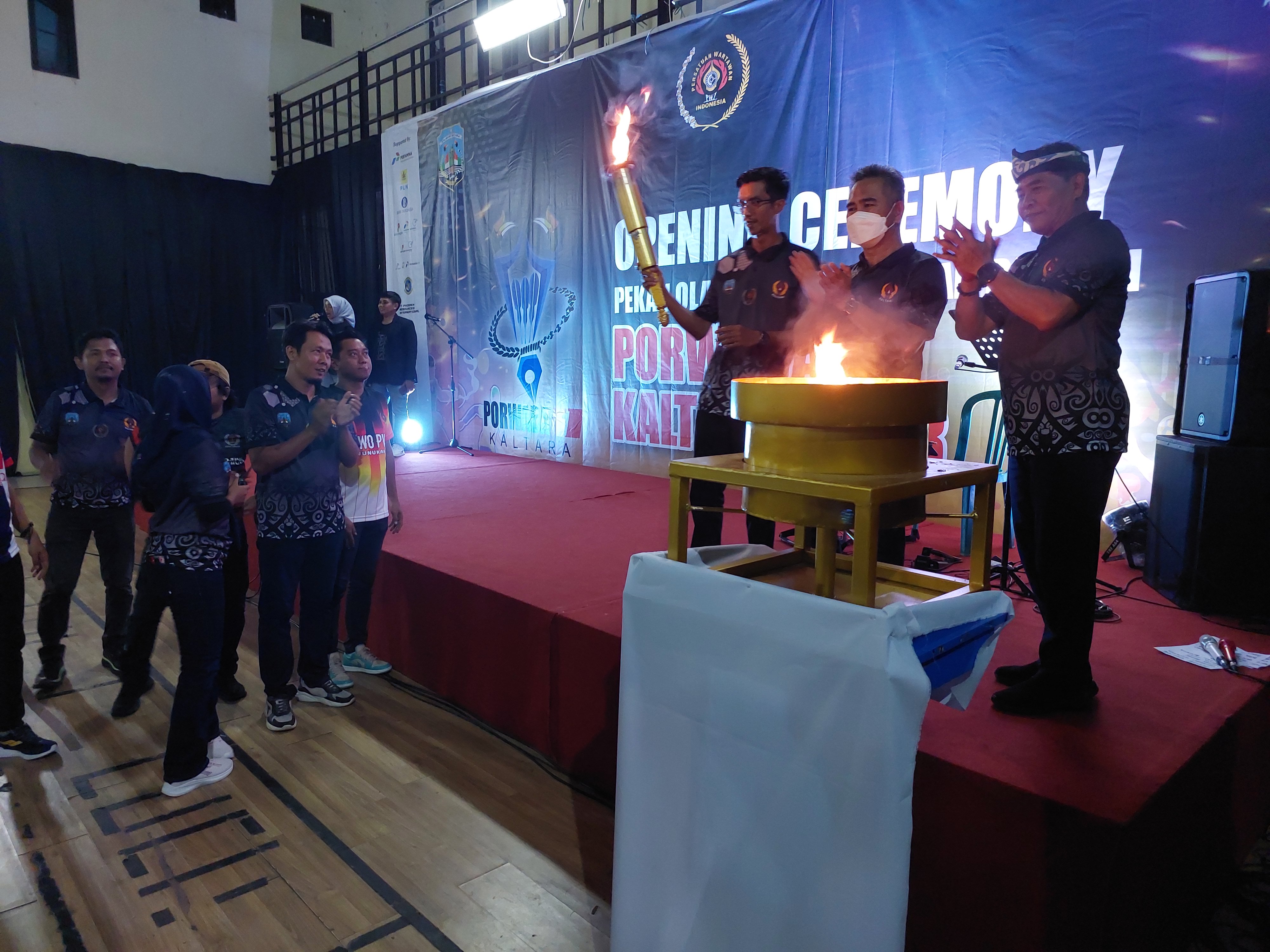 OLAHRAGA WARTAWAN: PWI Kaltara saat ikuti ajang Porwada I di Tarakan tahun 2023 lalu. (HRK)
