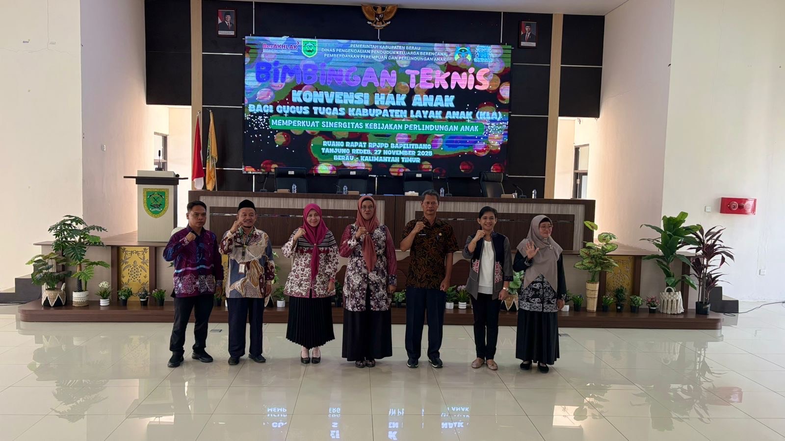 BIMTEK: Bimbingan Teknis konvensi hak anak bagi gugus tugas Kabupaten Layak Anak di ruang RPJPD Bapelitbang, Kamis (27/11). (IZZA/BP)