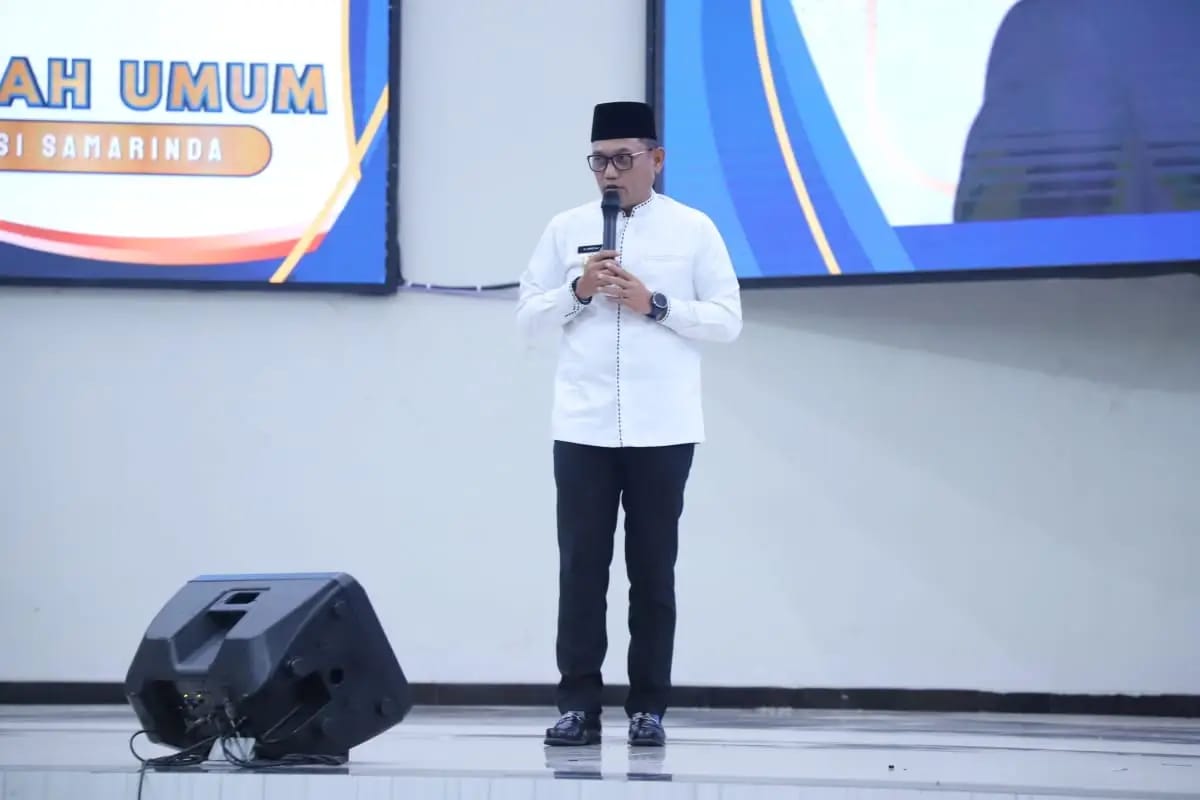 KULIAH UMUM: Wagub Kaltim Seno Aji berfoto bersama di sela-sela Kuliah Umum di Universitas Islam Negeri Sultan Aji Muhammad Idris (UINSI) Samarinda, Jumat (28/11). (DISKOMINFO KALTIM UNTUK BP)