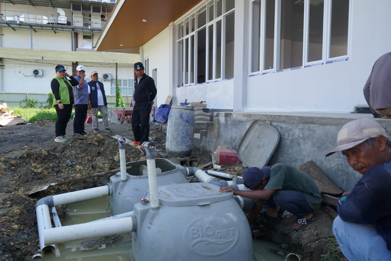 MONEV: Tim Monev meninjau sejumlah proyek strategis di kawasan RSUD dr Soemarno Sosroatmodjo Tanjung Selor. (PEMKAB BULUNGAN)