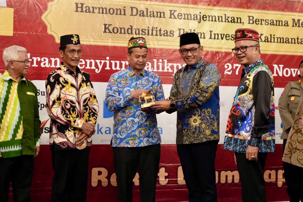 SILATURAHMI: Wagub Kaltim Seno Aji menghadiri Silaturahmi Regional Lintas Tokoh FPK se-Kalimantan di Balikpapan, Kamis (27/11). (DISKOMINFO KALTIM UNTUK BERAU POST)