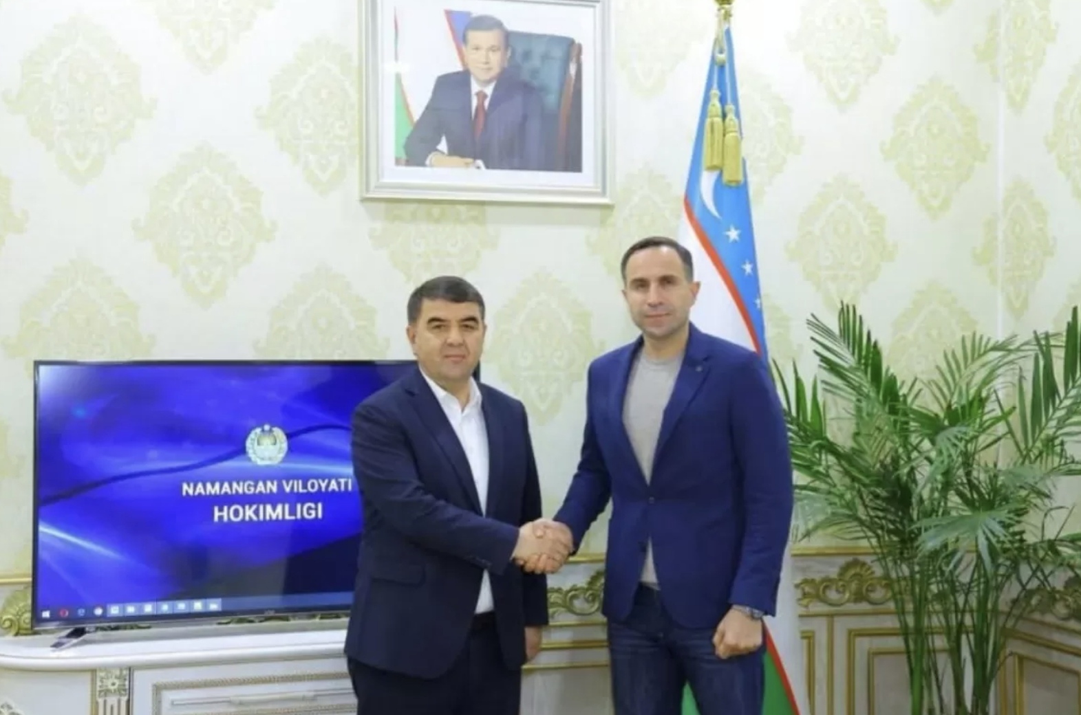 Timur Kapadze resmi menjadi pelatih kepala klub Uzbekistan, FC Navbahor. (Instagram/@fcnavbahor_)