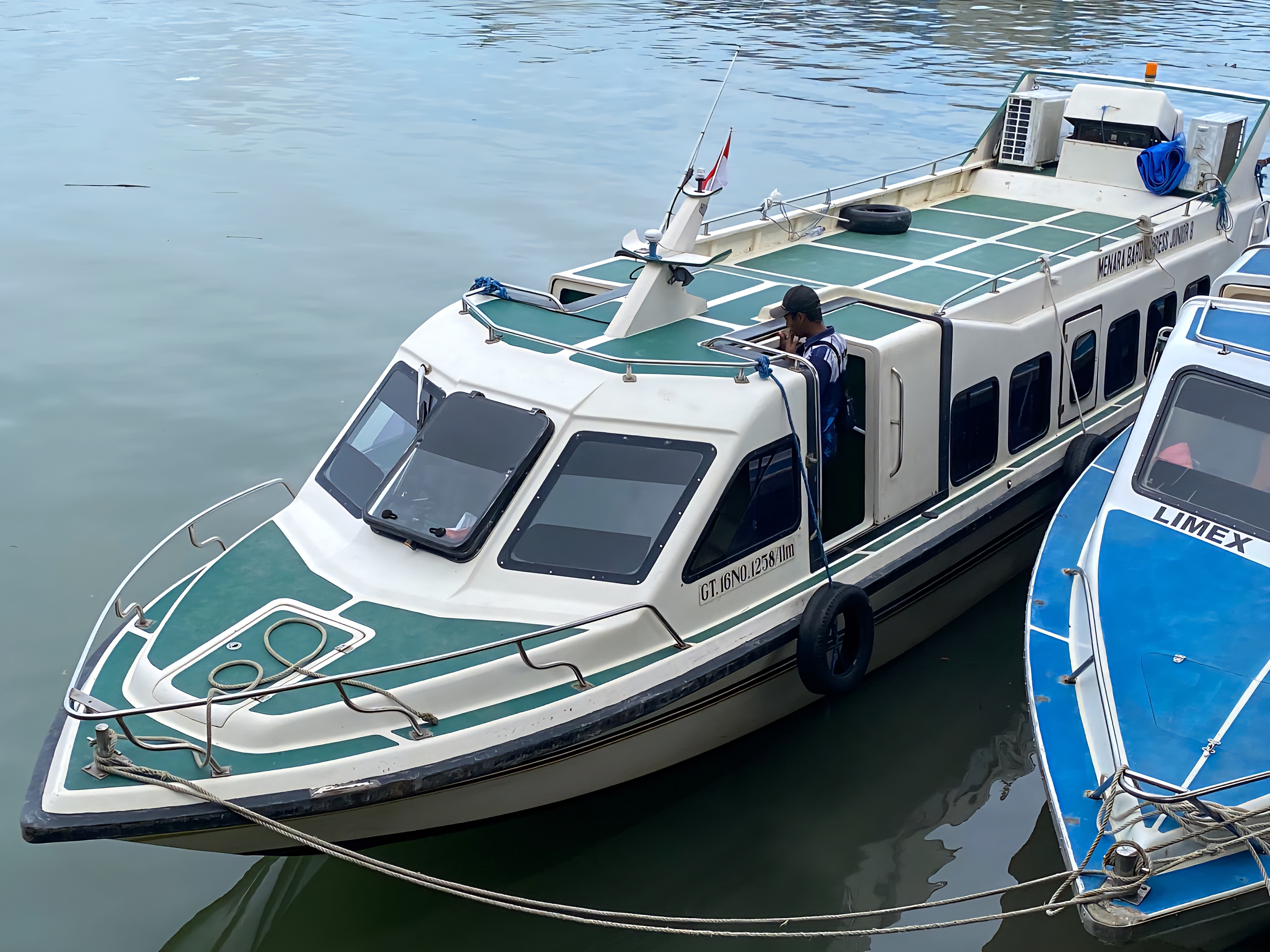 TRANSPORASI AIR: Pengusaha speedboat akan memperbarui alat keselamatan jelang perayaan Natal dan Tahun Baru 2026. (SEPTIAN ASMADI/HRK)