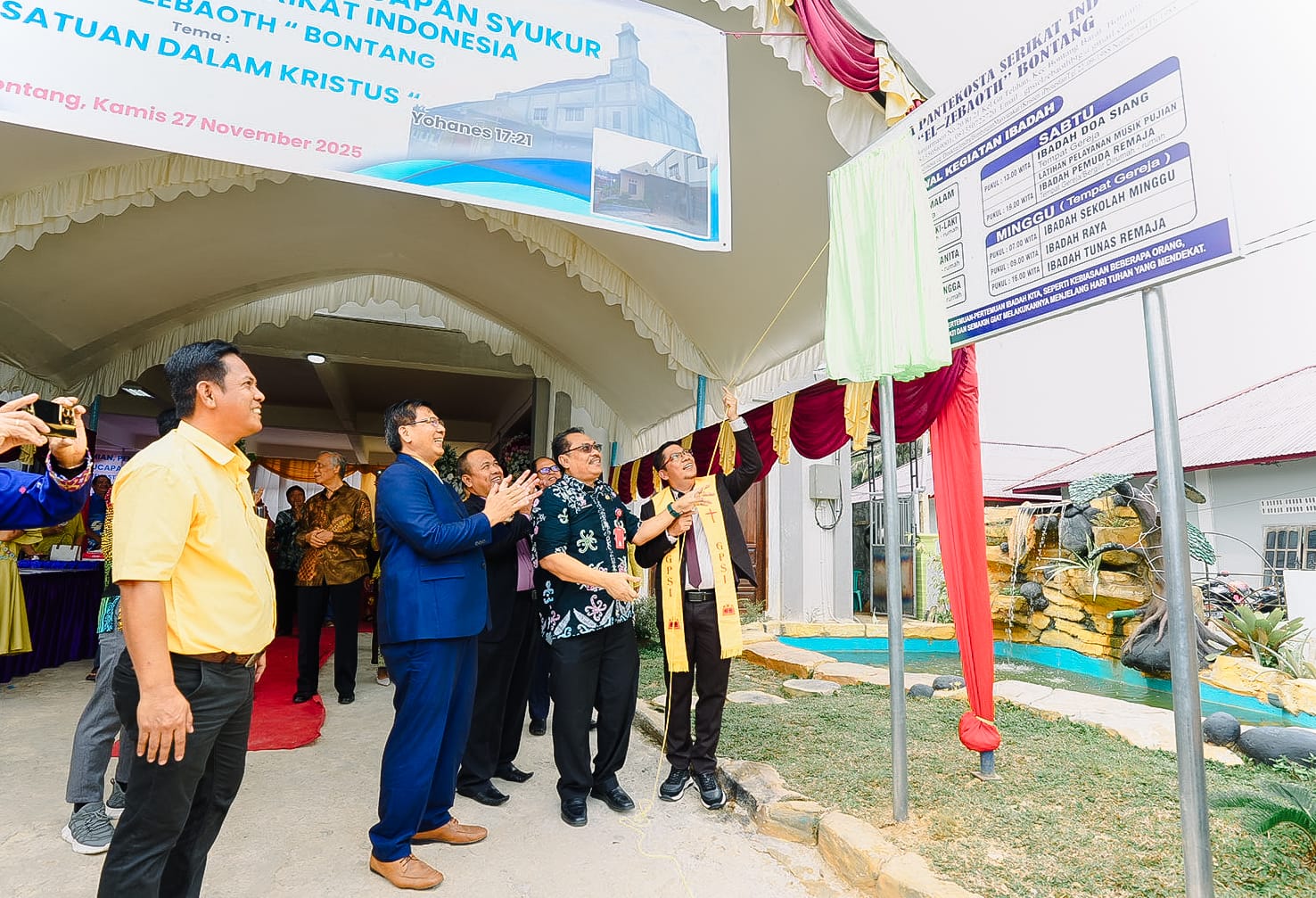 Pjs Sekretaris Daerah Kota Bontang Ahmad Suharto saat menghadiri peresmian Gedung Gereja GPSI El-Zebaoth, beberapa waktu lalu. (KMF-ADIEPRAJA UNTUK BERAU POST)