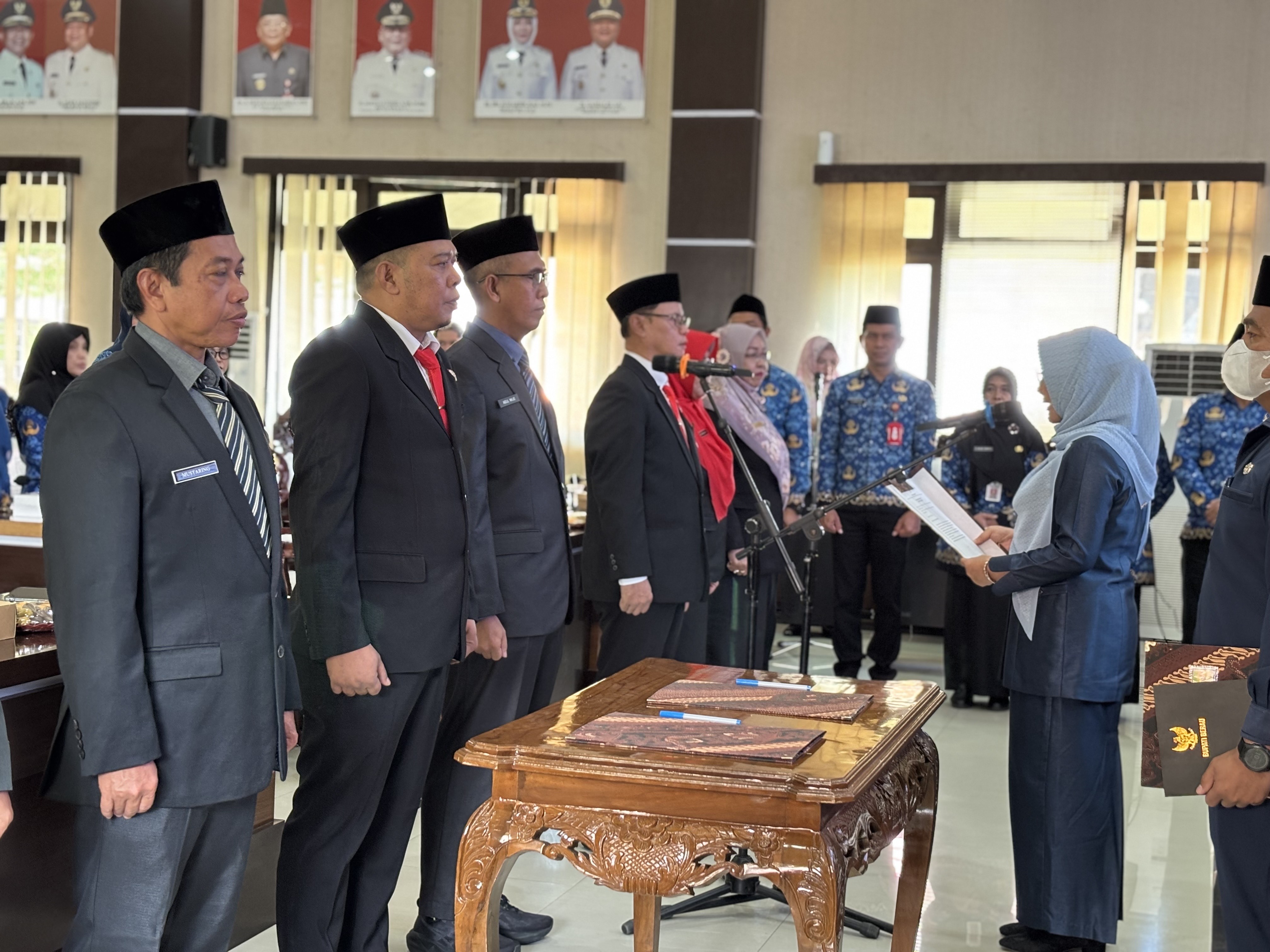 DILANTIK: Pelantikan pejabat di lingkungan Pemkab Berau menjadi momentum bagi Bupati Sri Juniarsih untuk menekankan disiplin, integritas, loyalitas, serta peningkatan kinerja pelayanan publik.