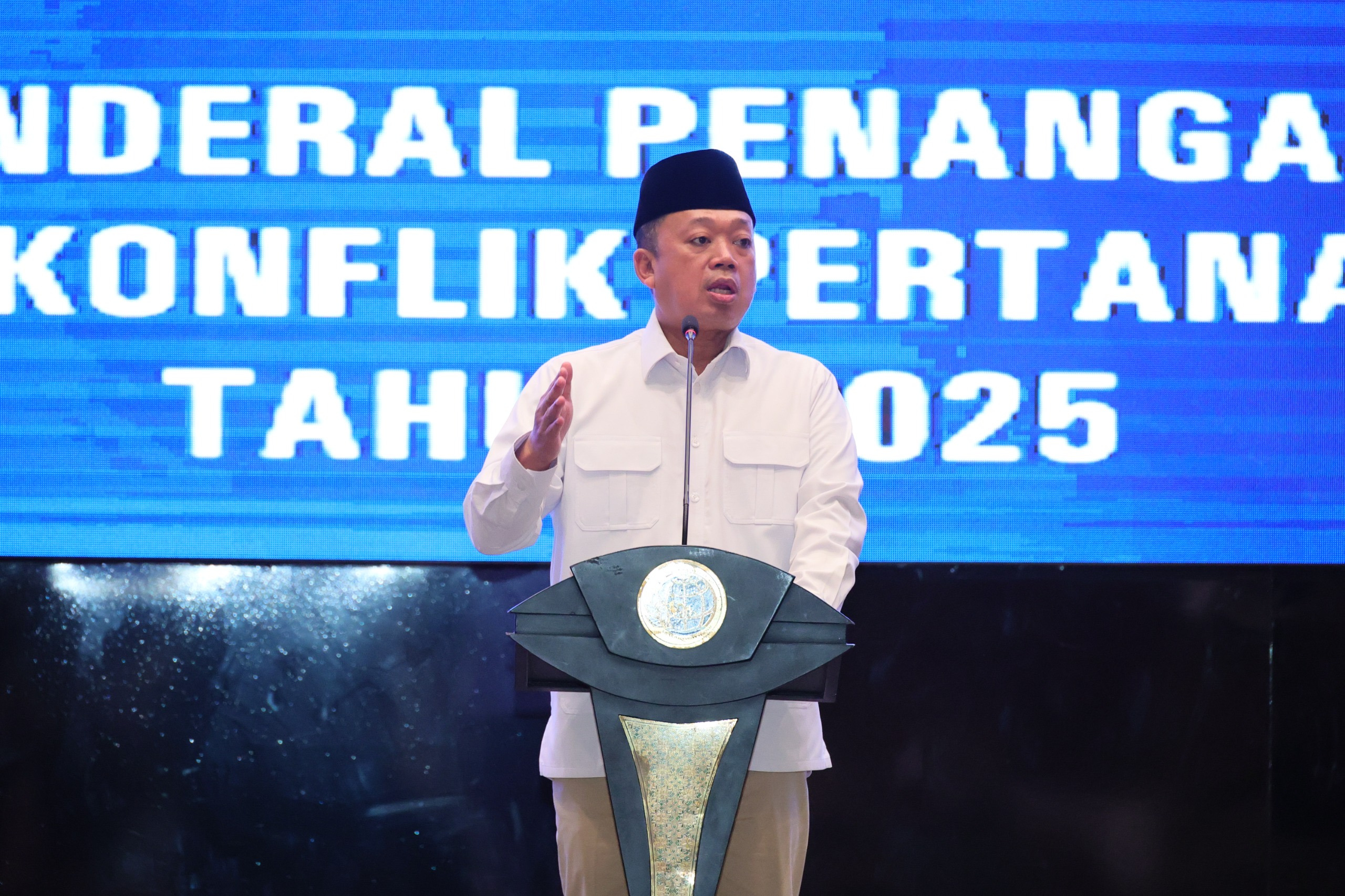 KEJAHATAN PERTANAHAN: Menteri ATR/BPN Nusron Wahid meminta aparat penegak hukum untuk menindak tegas para pelaku kejahatan pertanahan yang bermetamorfosis. (ATR/BPN)